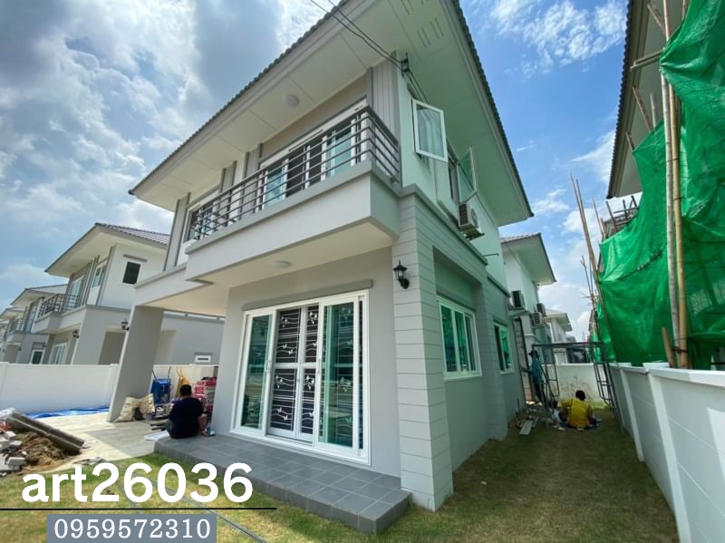 เหล็กดัดพร้อมมุ้งลวด ผีเสื้อสีขาว มีทั้งประตูและหน้าต่าง