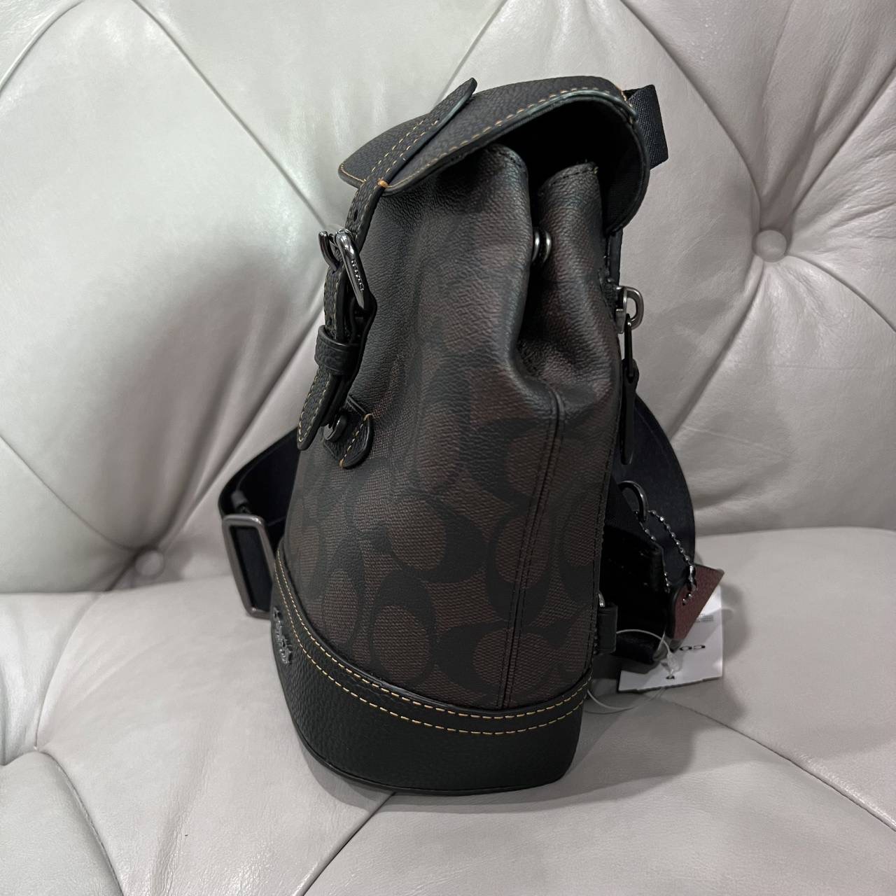 New Coach เป้ Hudson Small Pack In Signature Canvas 5 3/4" (L) x 8 1/4" (H) x 3 1/2" (W)