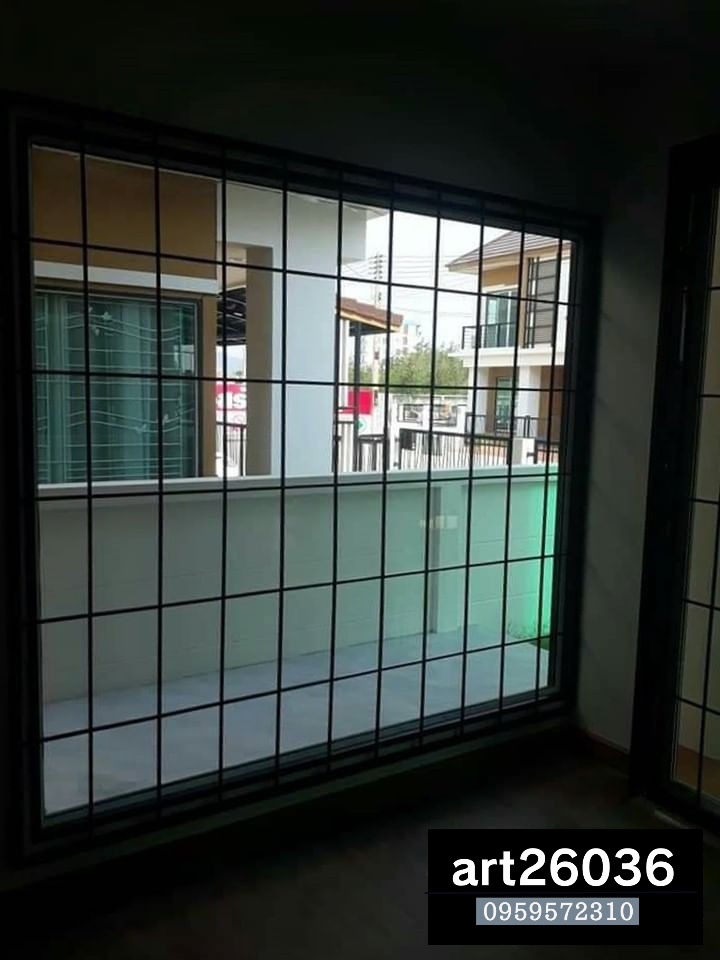 เหล็กดัดประตู หน้าต่าง โมเดิร์น โทนสีดำ