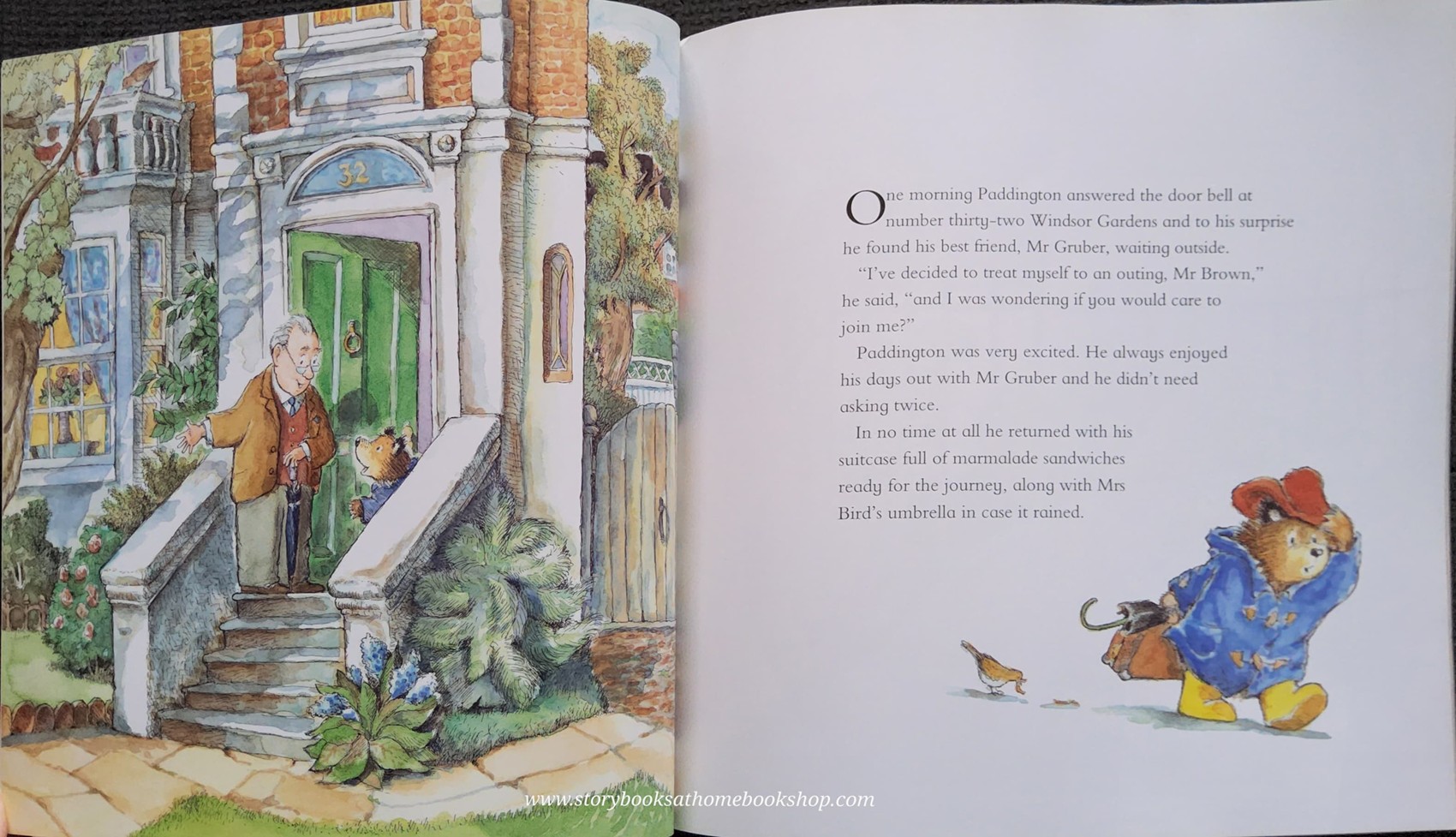 หนังสือนิทานปกอ่อน** ♥️PADDINGTON AND THE GRAND TOUR BY MICHAEL BOND