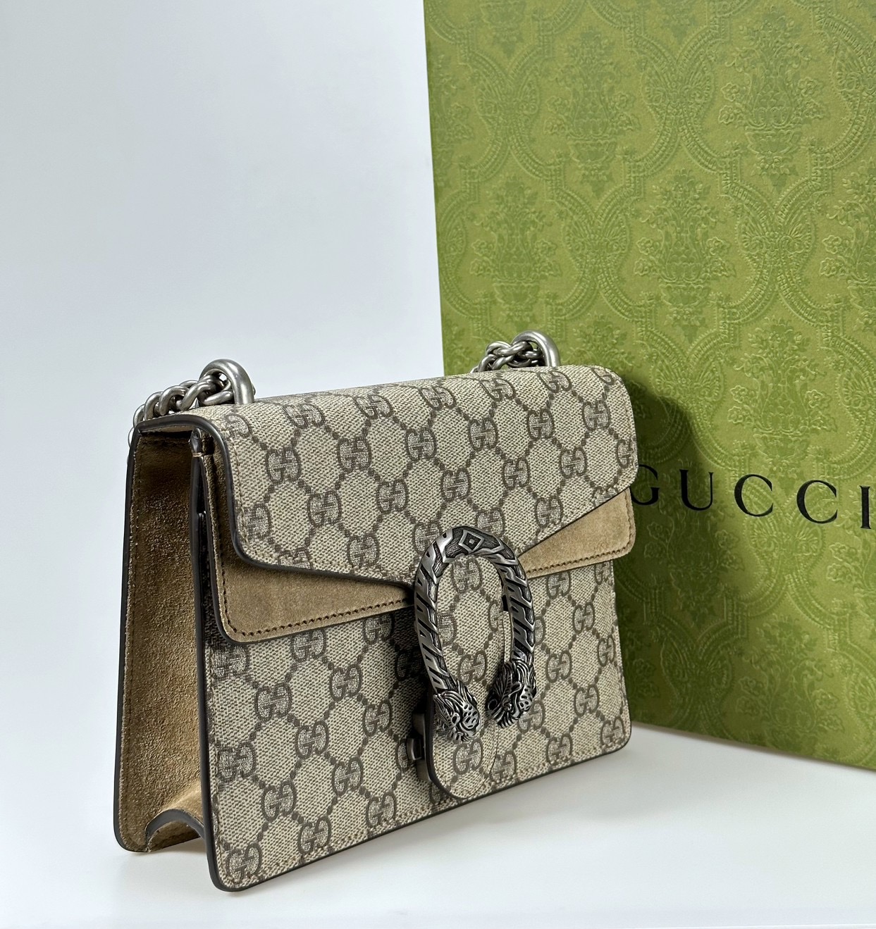 New Gucci Dionysus GG Supreme mini bag Size 7.5"W x 6"H x 2"D นิ้ว อุปกรณ์การ์ด/ ถุงผ้า /ป้ายแทค/ ถุงกระดาษ Copy บิล (ราคาข้อป 86,500)