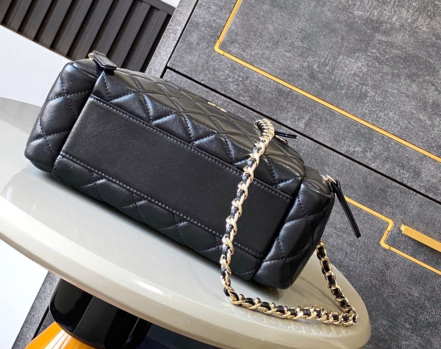 [Pre-order]Chanel VANITY CASE AS5222 Shiny Crumpled Lambskin & Gold-Tone Metal Black งานVIP คุณภาพที่ดีที่สุด