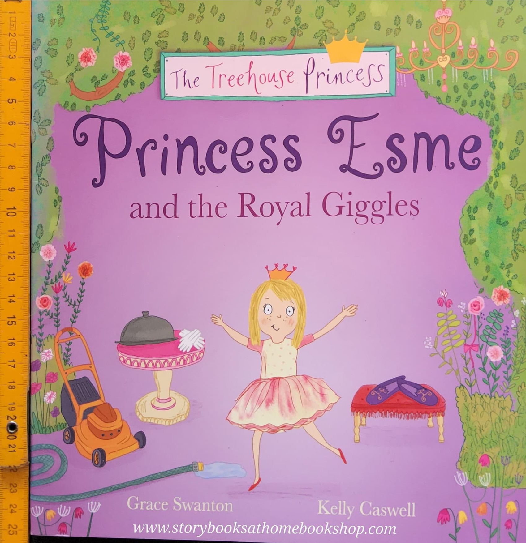 หนังสือนิทานปกอ่อน** 🍅🍓THE TREEHOUSE PRINCESS:PRINCESS ESME AND THE ROYAL GIGGLES