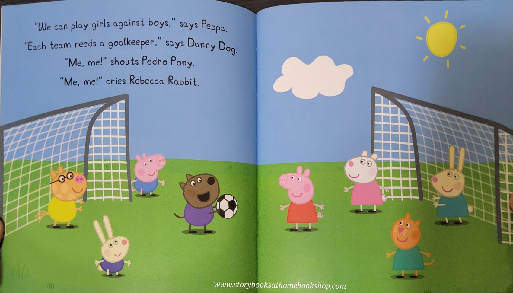 หนังสือนิทานปกอ่อน ** 🍅🍓PEPPA PIG PEPPA PLAYS FOOTBALL