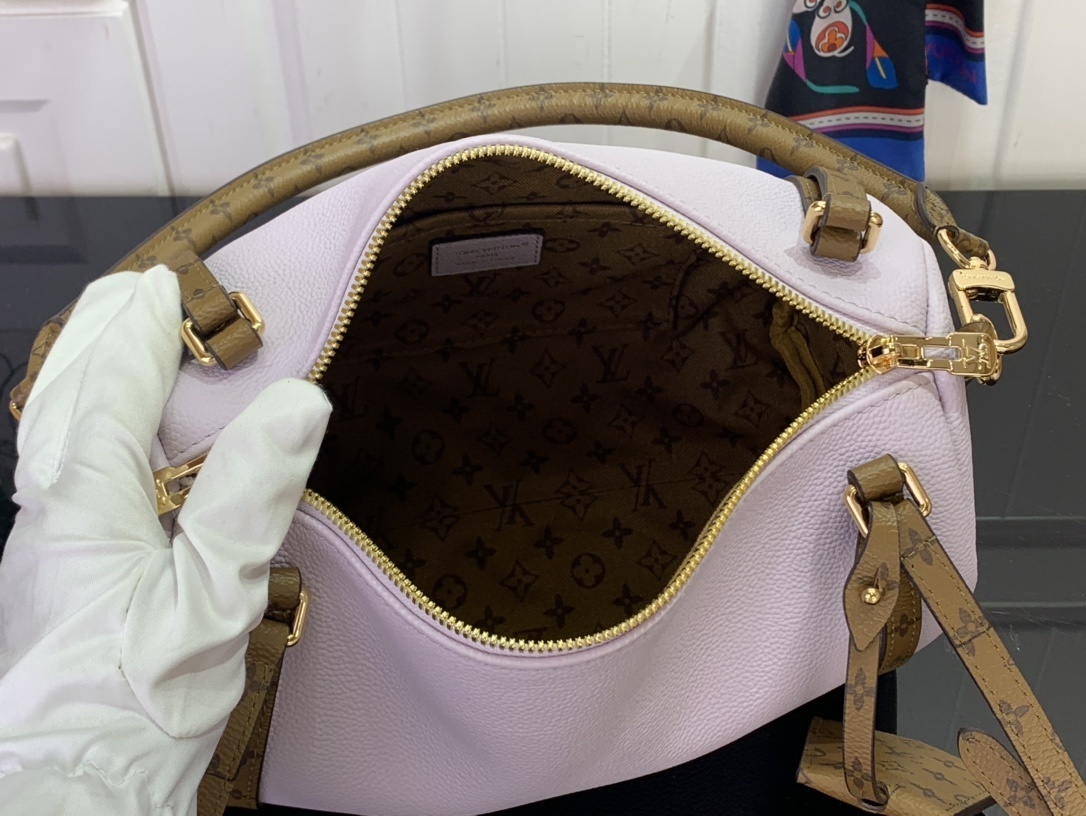 [Pre-order]กระเป๋าสะพาย Louis Vuitton EXPRESS Small Handbag M27275 งานคุณภาพที่ดีที่สุด