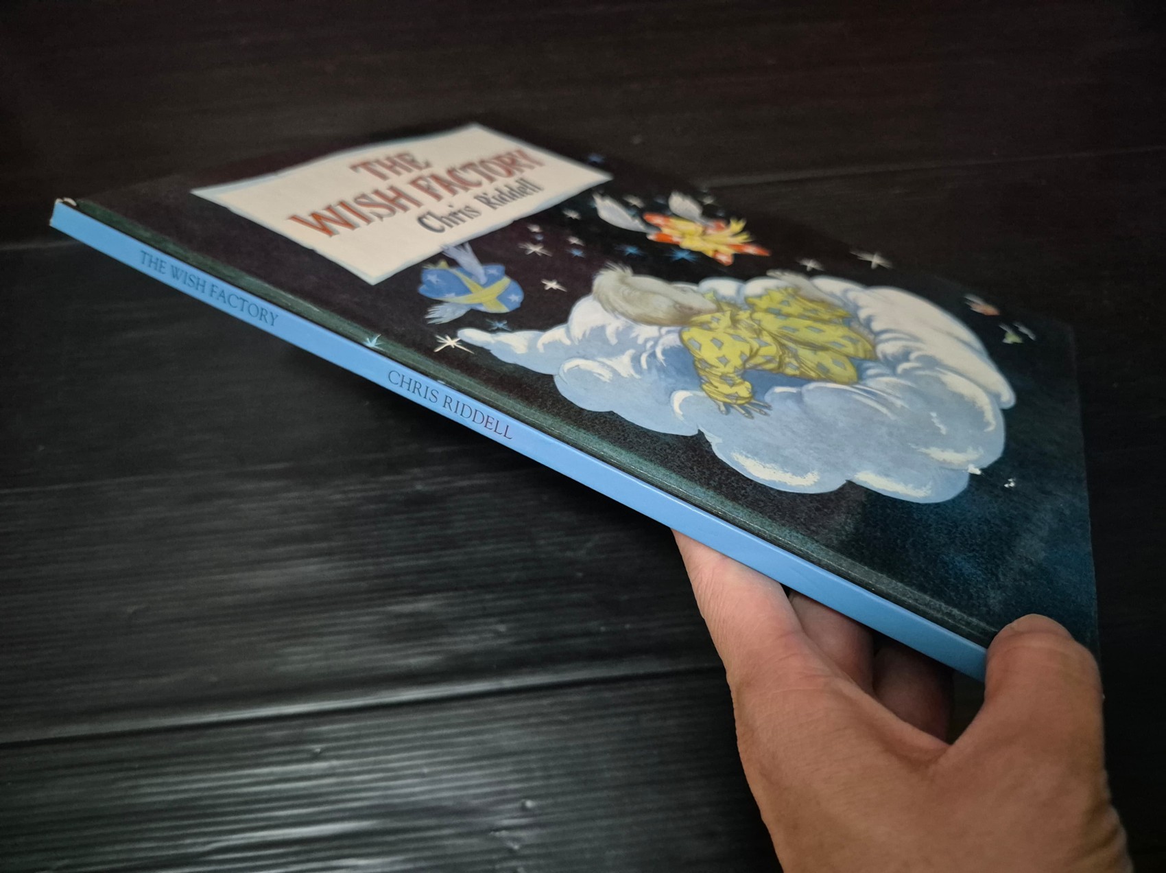 หนังสือนิทานปกแข็ง ** 🍅🍓THE WISH FACTORY BY CHRIS RIDDELL