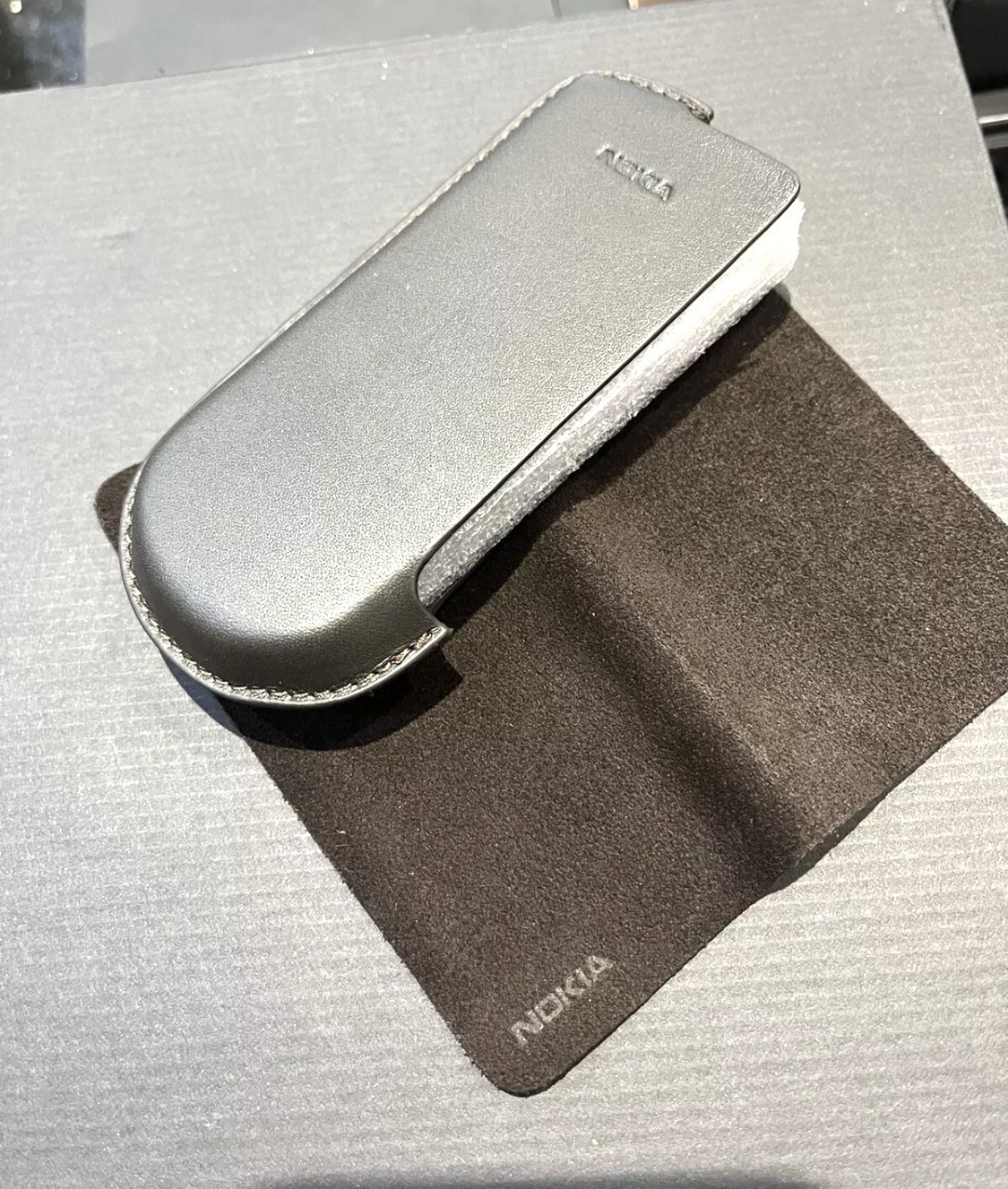 Nokia 8800 Scirocco Edition GSM 900/1800/1900 MHz อุปกรณ์ครบ Made in Finland!!!