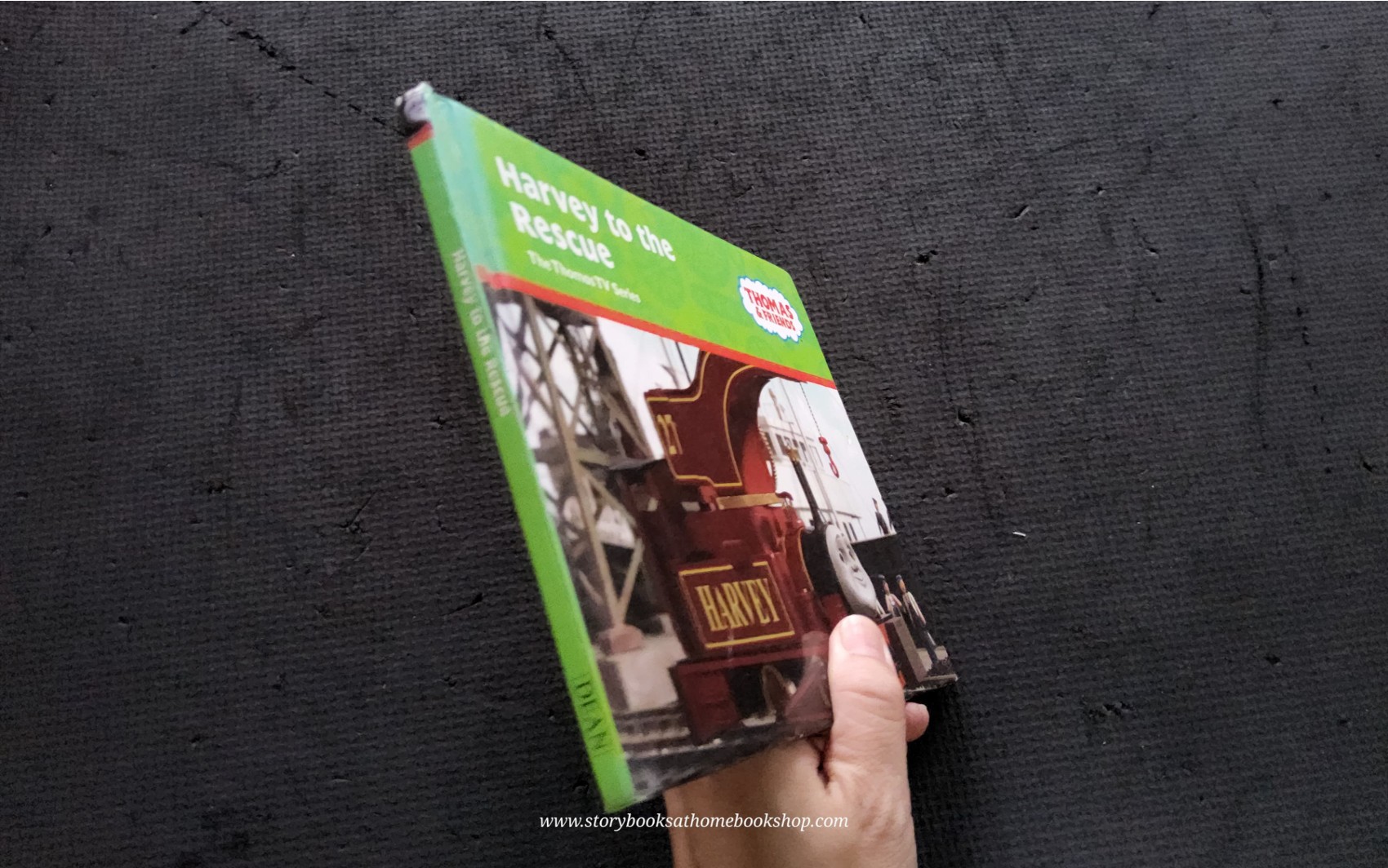 หนังสือนิทานปกแข็ง** 🍅THOMAS&FRIENDS:THARVEY TO THE RESCUE