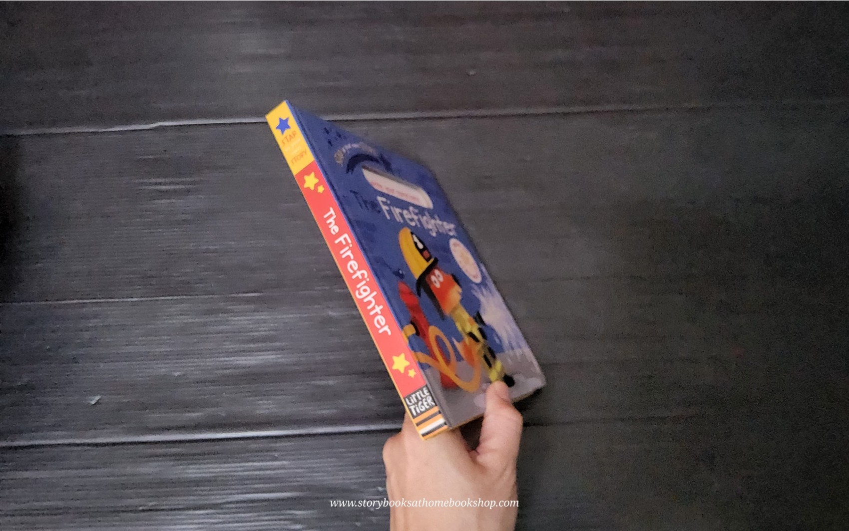 BOARD BOOK** 🍅🍓THE FIREFIGHTER