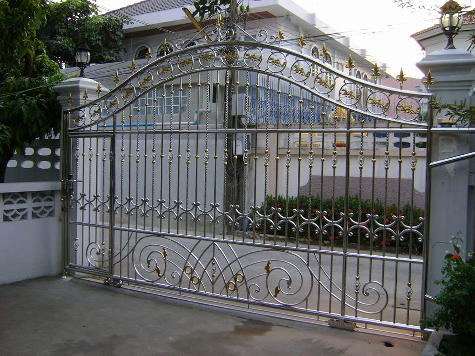 รั้วหน้าบ้าน