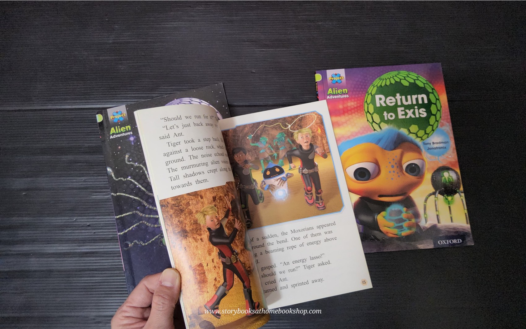 หนังสือนิทานปกอ่อน ** 🍅🍓[SET 3 BOOKS] ALIEN ADVENTURES♥️♥️ -SPACE HUNT -THE DEADLY CAVE -RETURN TO EXIS