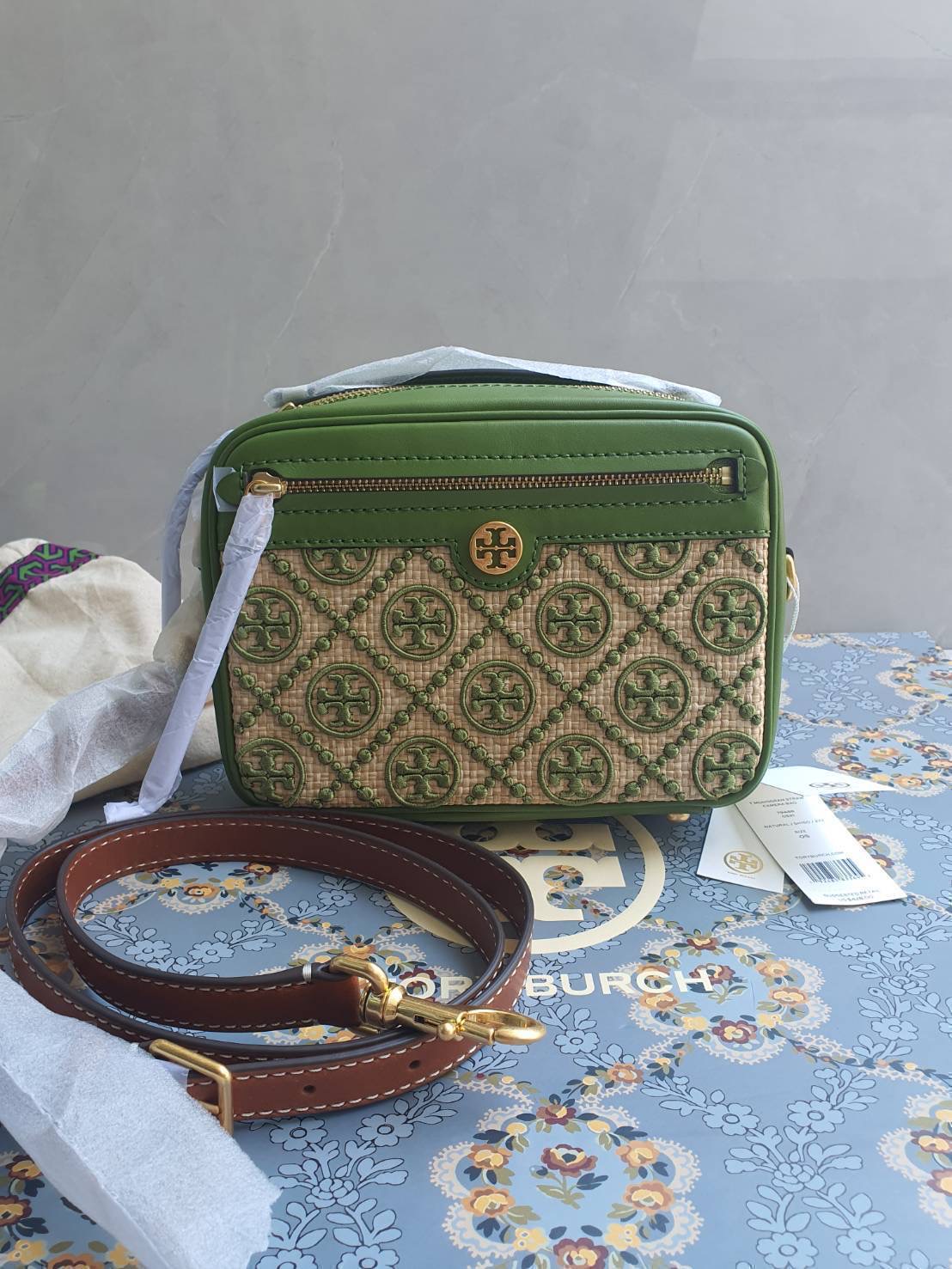 New Tory burch T Monogram Jacquard Camera bag ㆍHeight: 6" (15 cm); length 8.4" (21 cm); depth 2.4" (6 cm)