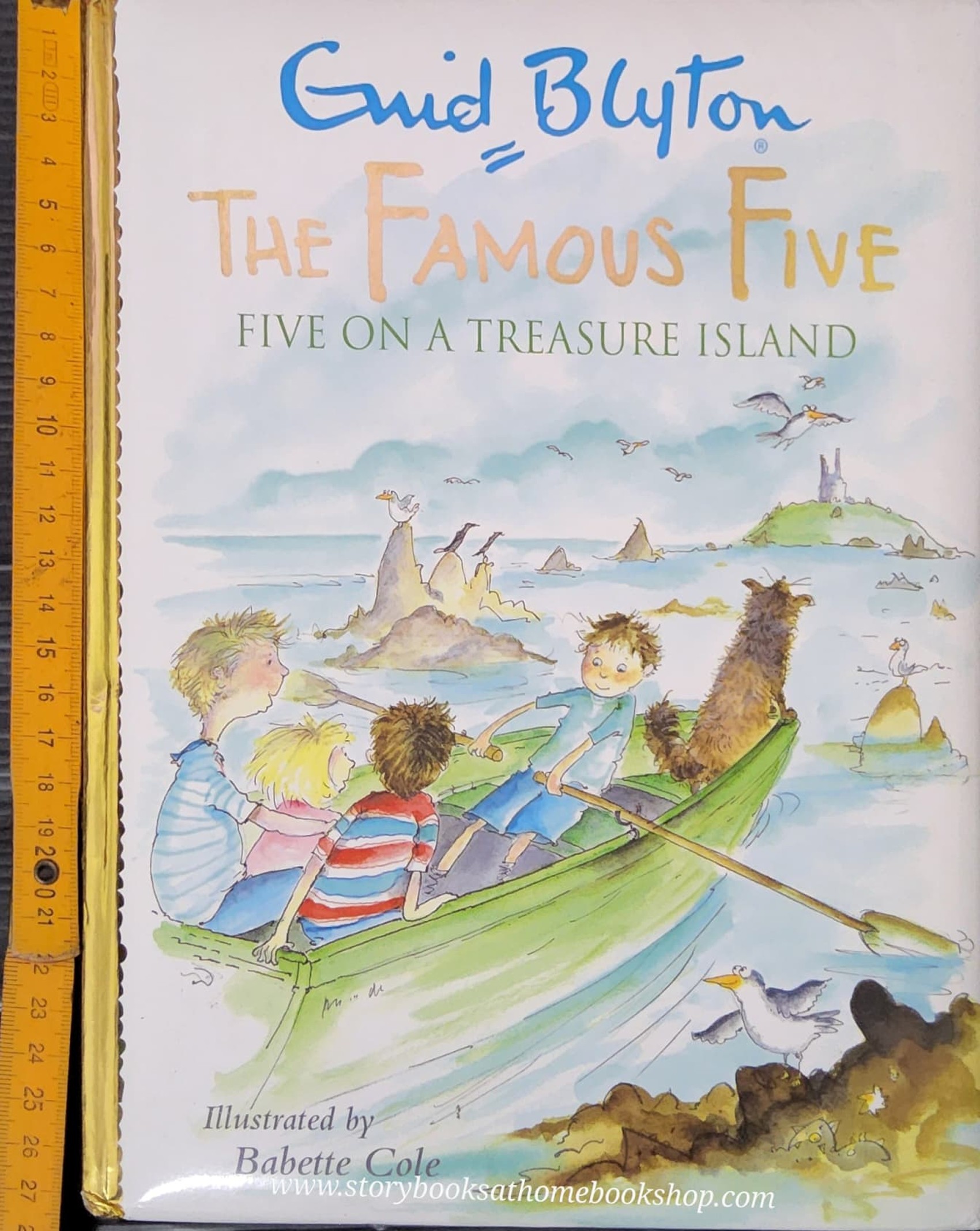 หนังสือนิทานปกแข็ง ** ♥️♥️THE FAMOUS FIVE:FIVE ON A TREASURE ISLAND BY ENID BLYTON