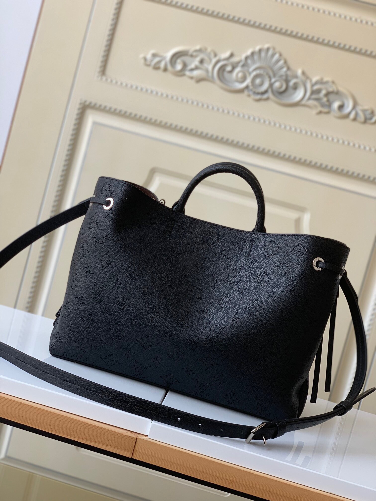 [Pre-order] LOUIS VUITTON Bella 2way shoulder Tote Calfskin Bag M59200 Black...- งานคุณภาพเกรด VIP ที่ดีที่สุด