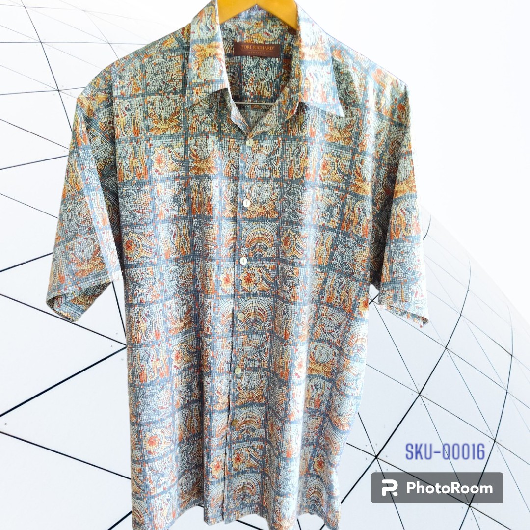 เสื้อฮาวายมือสอง ป้าย TORI RICHARD ลายปลา หอย ม้าน้ำ ผ้า 100% Cotton อก 24 ยาว 30 ราคา 250 บาท ค่าจัดส่งเหมา ๆ 30 บาท (สั่งกี่ตัวก็ได้)
