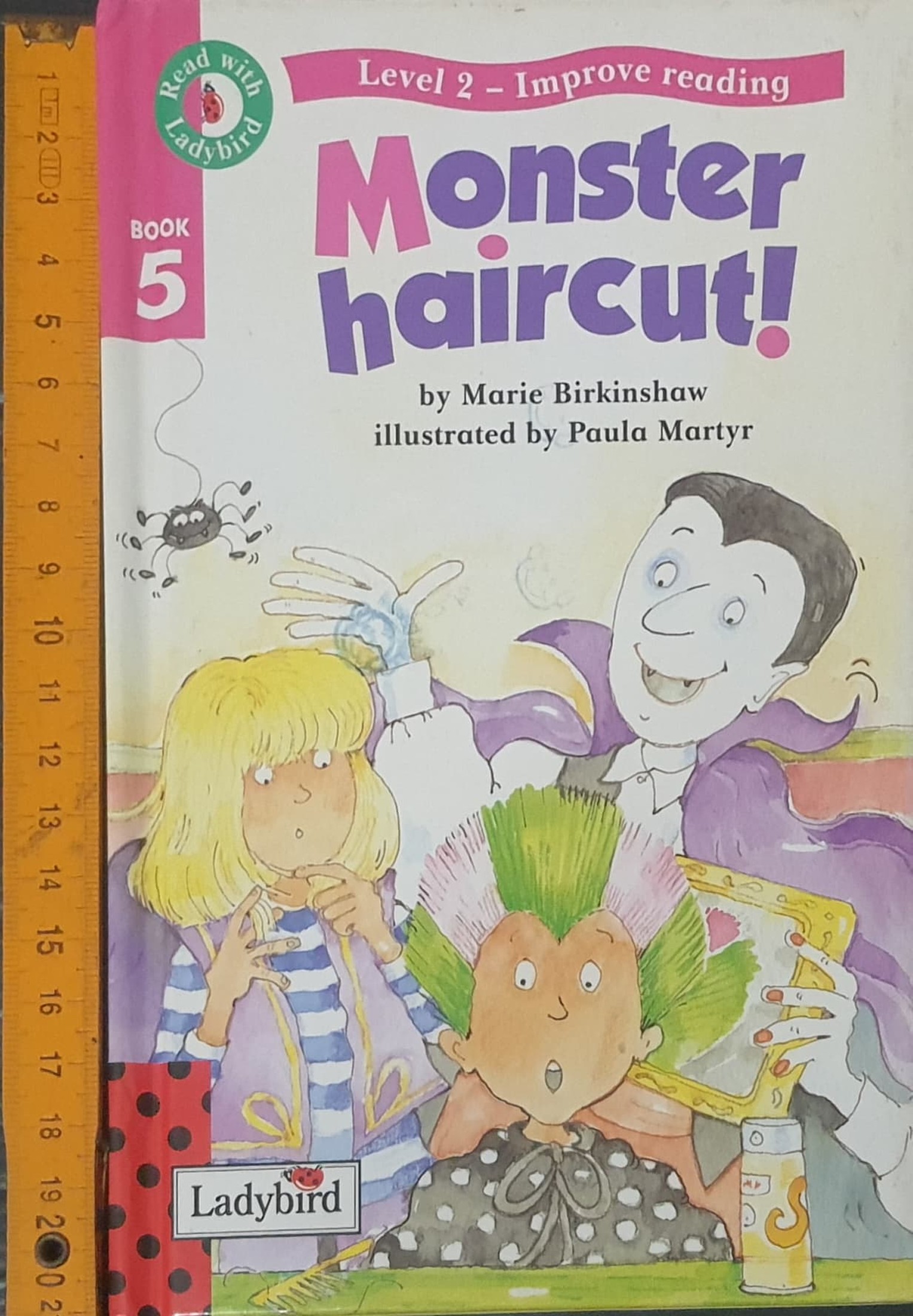 หนังสือนิทานปกแข็ง ** 🍅🍓READ WITH LADYBIRD:L2 BOOK 5 MONSTER HAIRCUT!