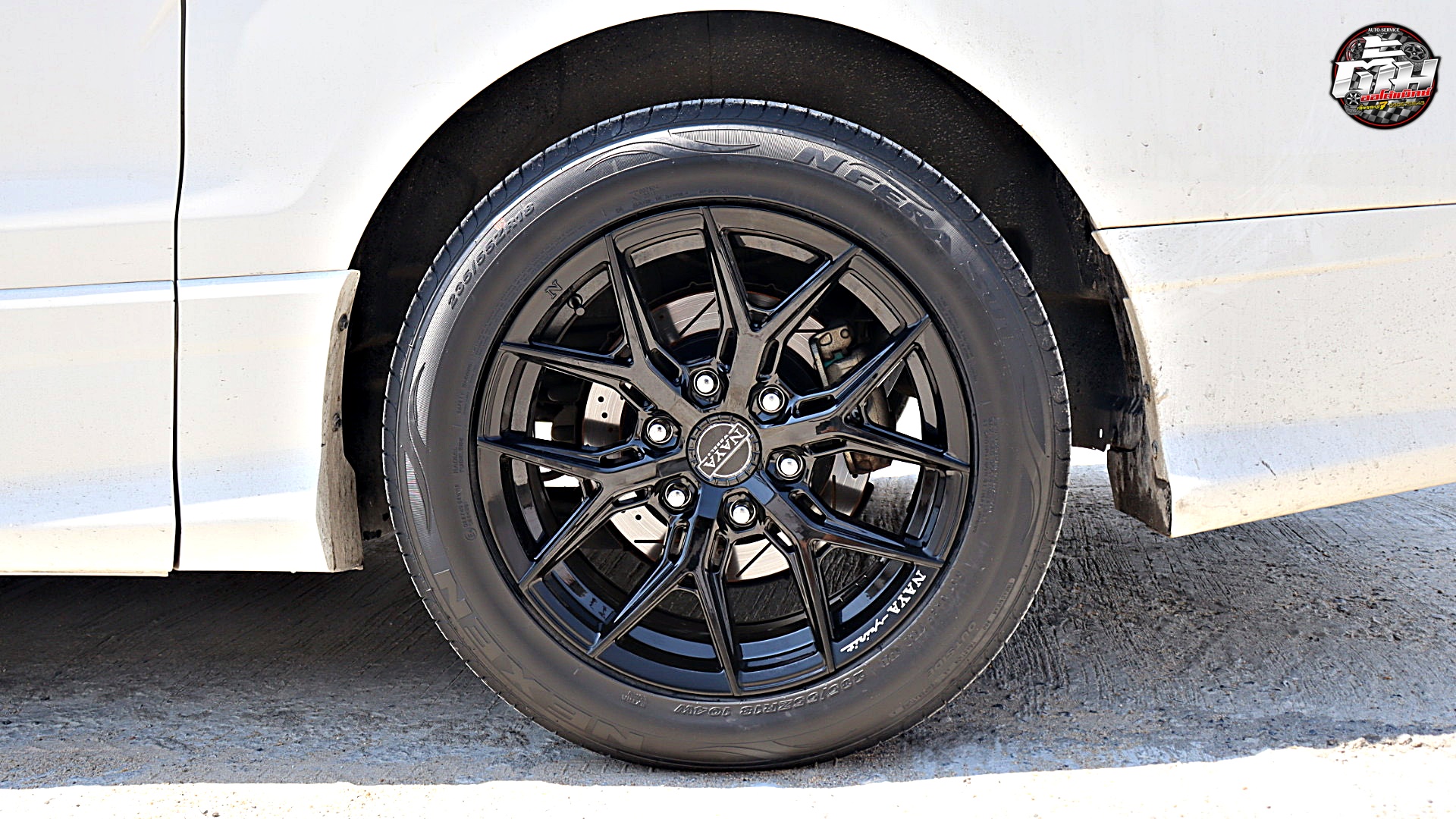 HYUNDAI H-1 เปลี่ยนล้อแม็กซ์ NAYA ALPHA-6 ขอบ18นิ้ว