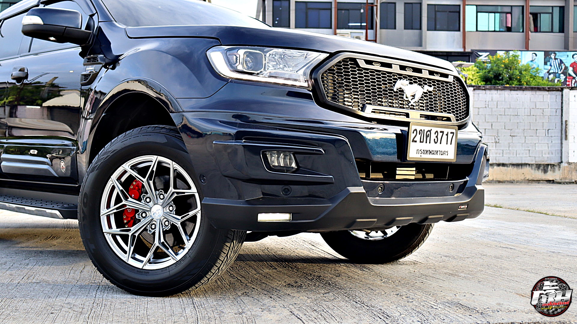 FORD EVEREST เปลี่ยนล้อแม็กซ์ Emotion-R VS3 ขอบ18นิ้ว