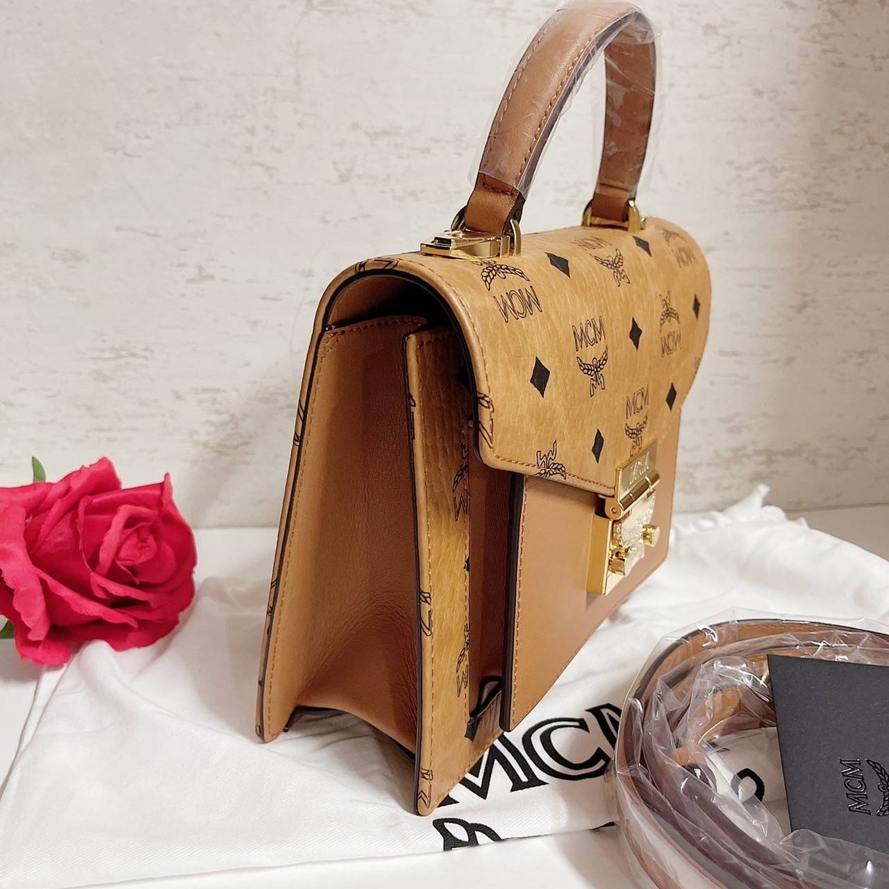 New Mcm Patricia small รุ่นแม่แอฟ Size : 8" (L) x 6" (H) x 3"(W)