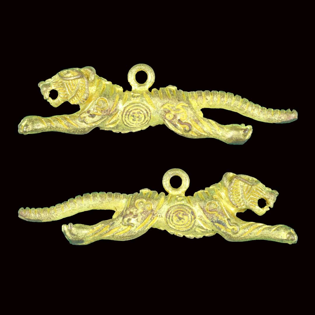 เสือปืนแตกบารมี 97 หลวงปู่แย้ม วัดตะเคียน ปี56 เนื้อทองเหลือง (พิมพ์เล็ก)