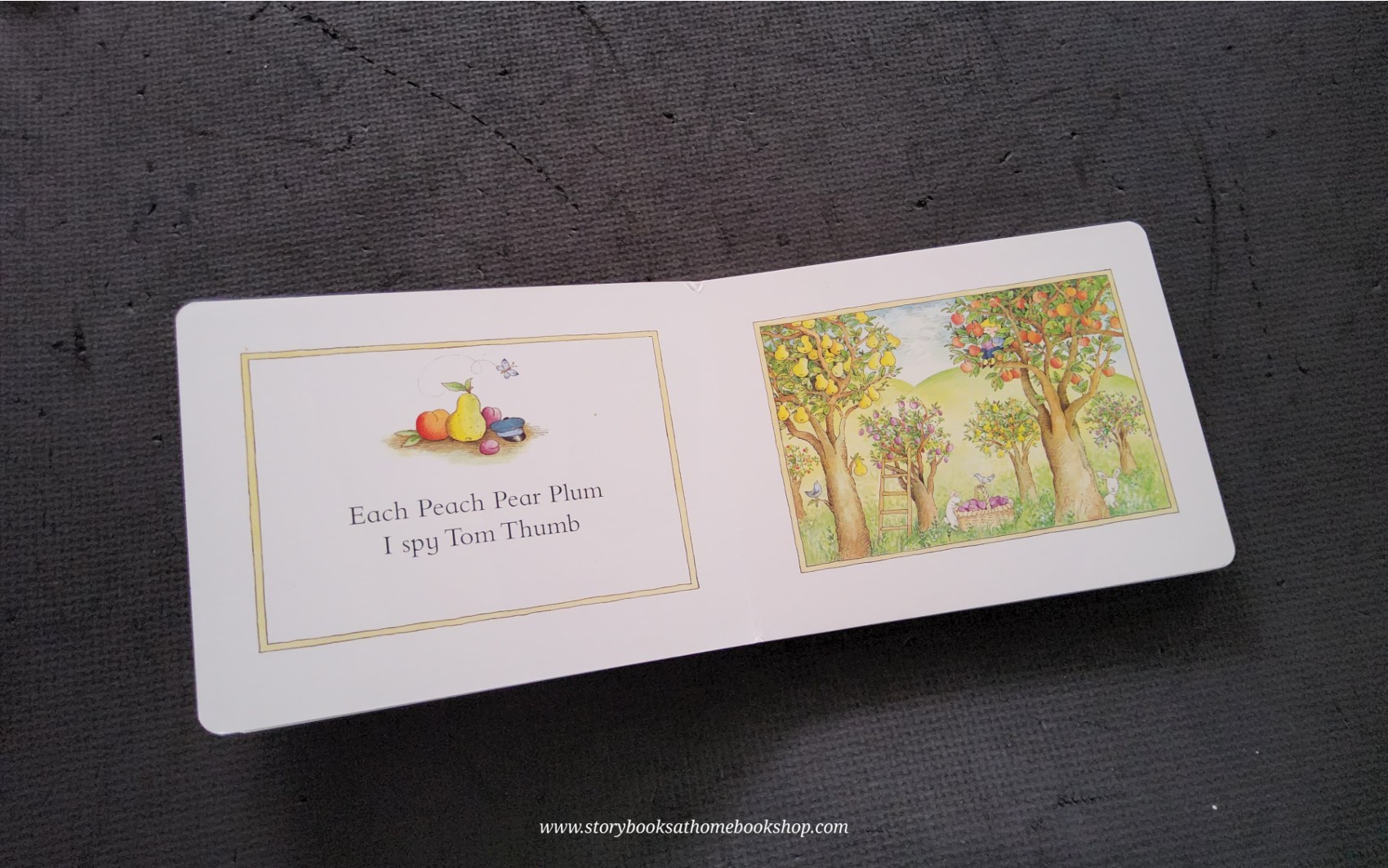 RECOMMENED BOOK **BOARD BOOK** 🍅EACH PEACH PEAR PLUM BY JANET AND ALLAN AHLBERG