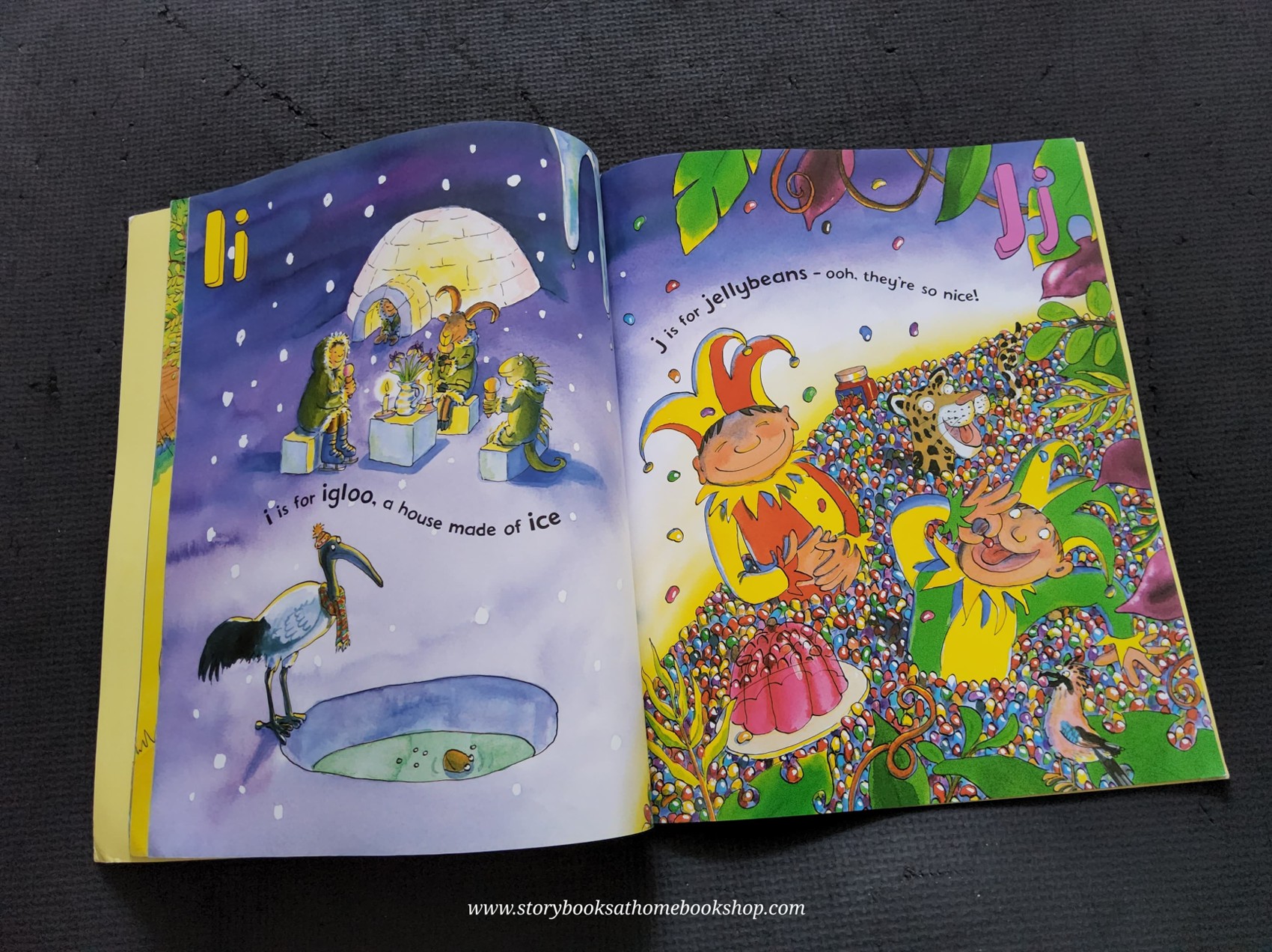 หนังสือนิทานปกอ่อน ** 🍅🍓K IS FOR KISSING A COOL KANGAROO