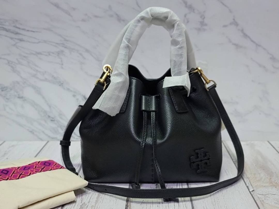 งาน Shop Tory Burch MCGRAW SMALL DRAWSTRING SATCHEL สีดำ
