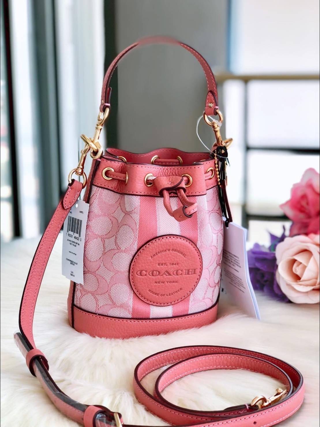 NEW COACH MINI DEMPSEY BUCKET BAG IN SIGNATURE JACQUARD WITH STRIPE AND COACH PATCH ขนาด: 5 1/2" (L) x 6 1/2" (H) x 3 1/2" (W)