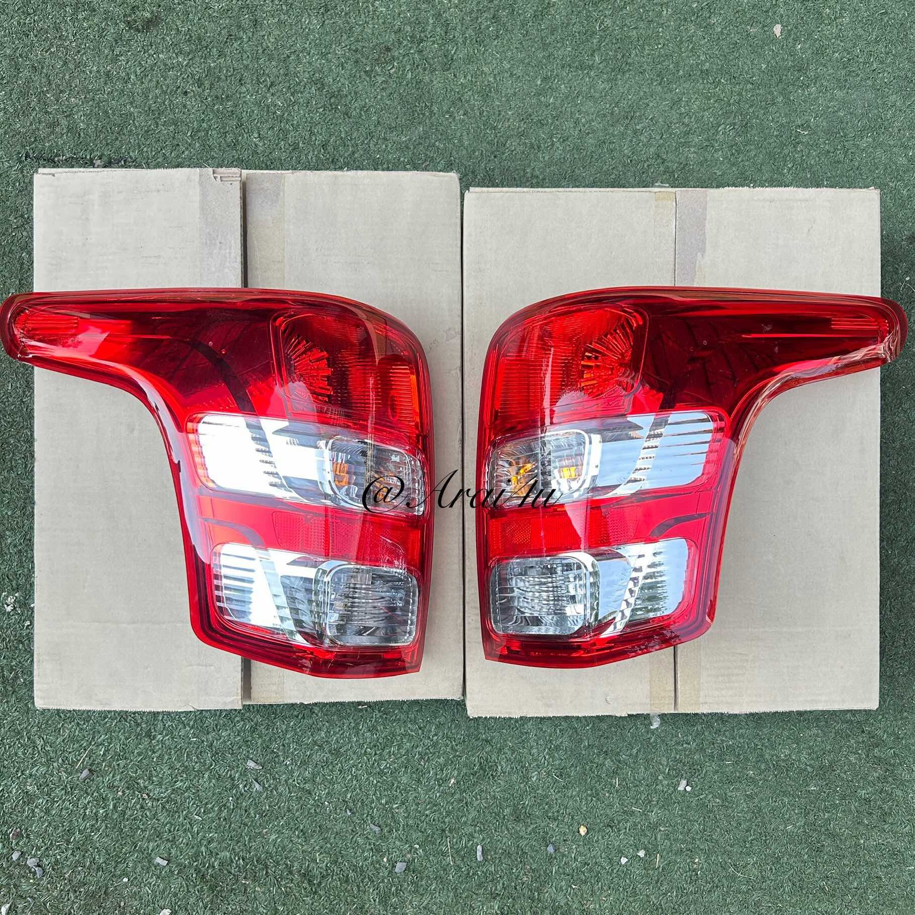 ไฟท้าย MITSUBISHI TRITON 2015- 2018 ห้าง คู่ละ LH/RH (8330A944/8330A943)