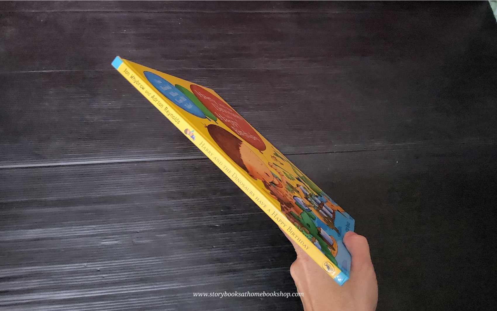 หนังสือนิทานปกแข็ง** 🍅🍅HARRY AND THE DINOSAURS HAVE A HAPPY BIRTHDAY