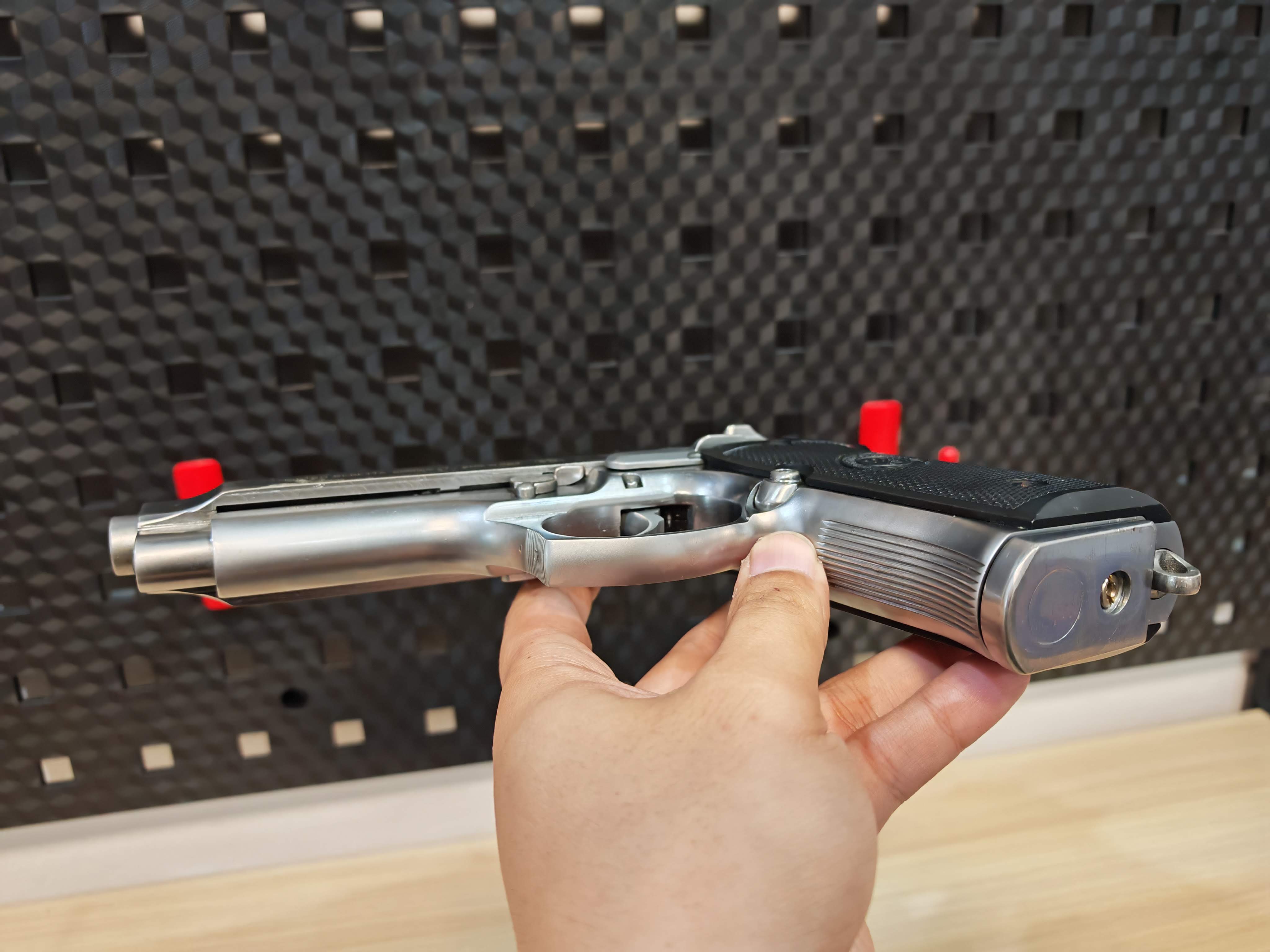 WE Beretta M92 Semi Version GBB เงิน ไต้หวัน BB Gun บีบีกัน แบบแก๊ส ปืนอัดลม มือสอง Airsoft Gun