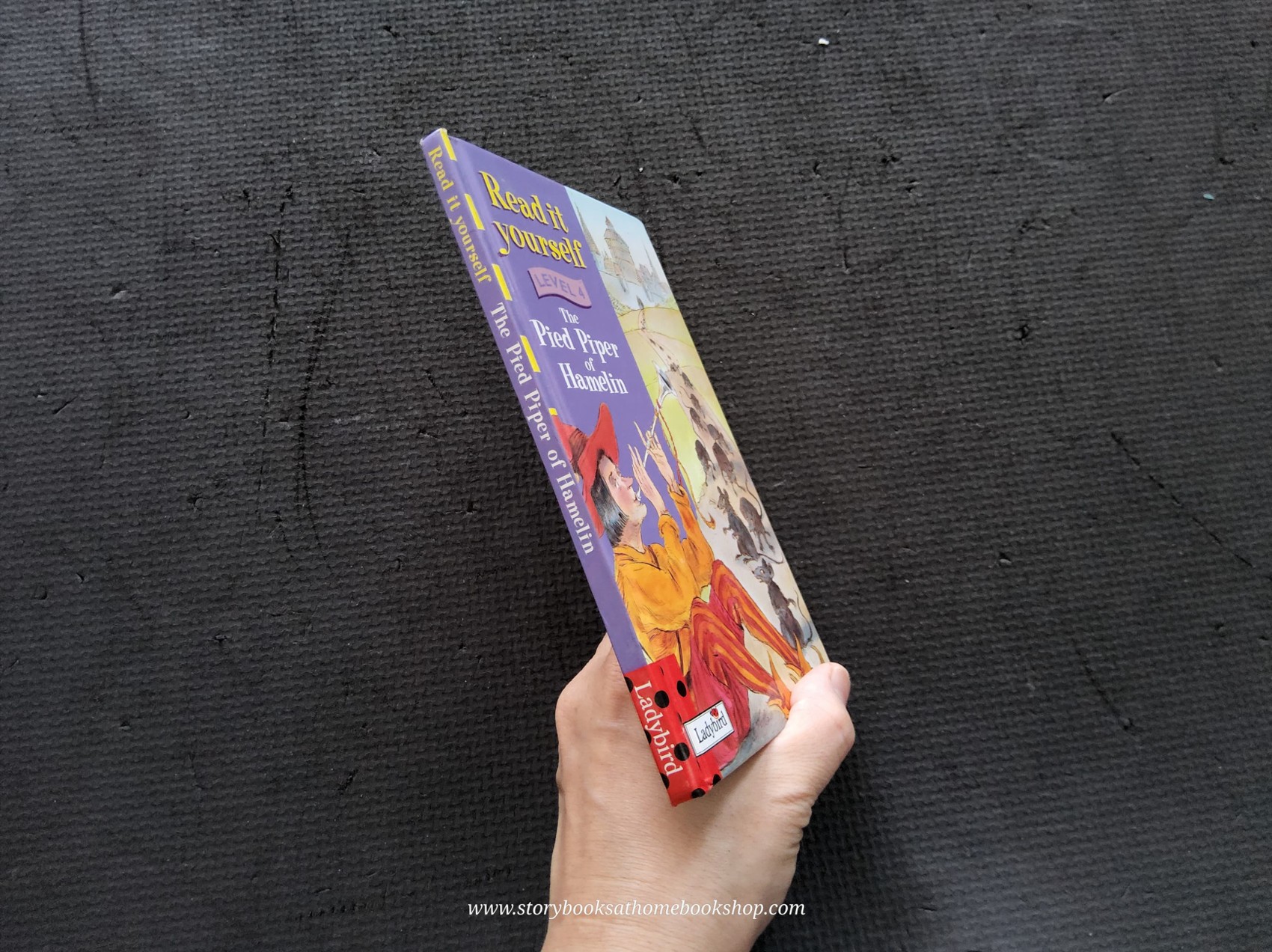 หนังสือนิทานปกแข็ง** 🍅🍅READ IT YOURSELF LEVEL4: THE PIED PIPER OF HAMELIN