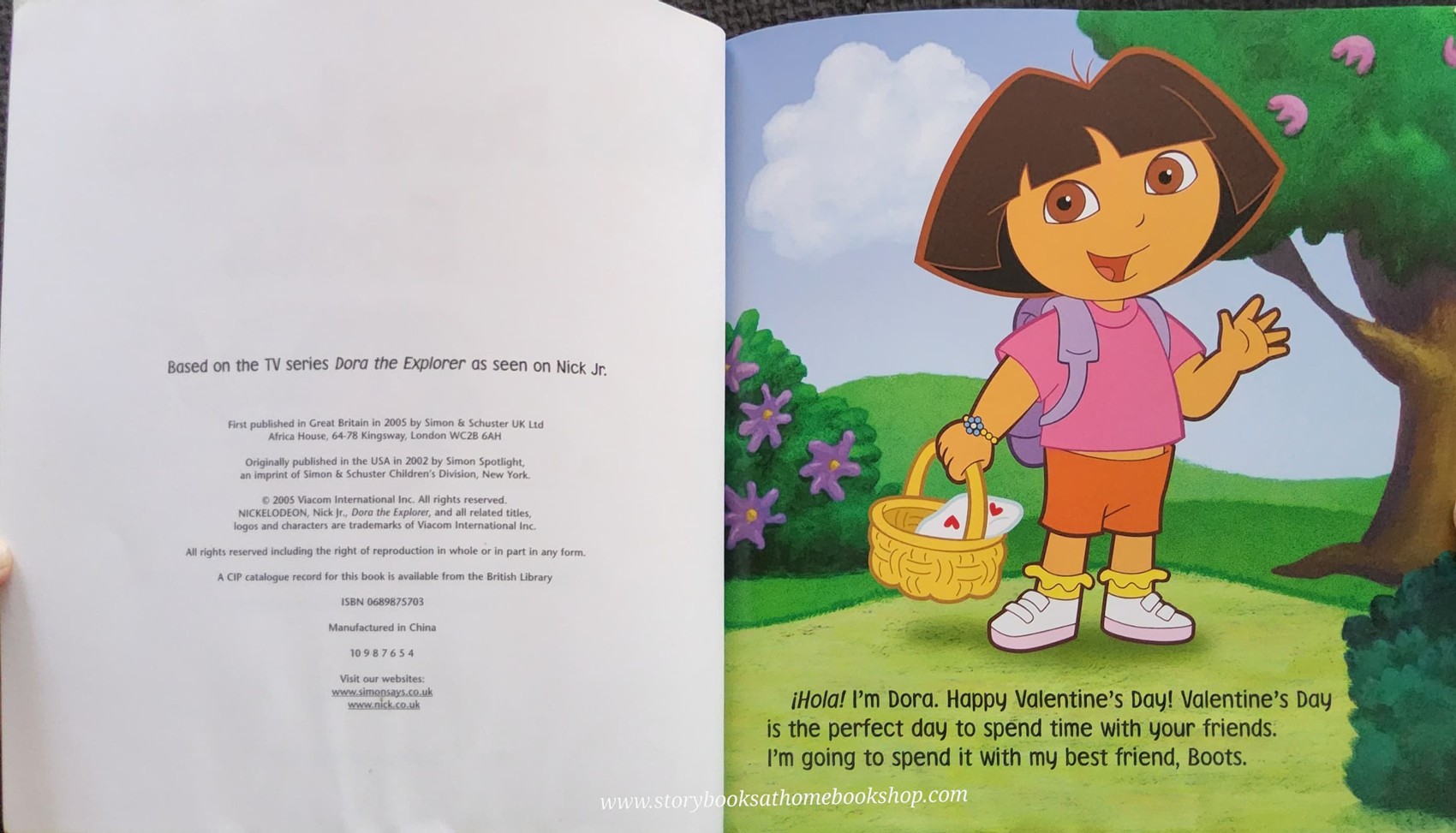 หนังสือนิทานปกอ่อน** 🍓🍓DORA THE EXPLORER: DORA LOVES BOOTS