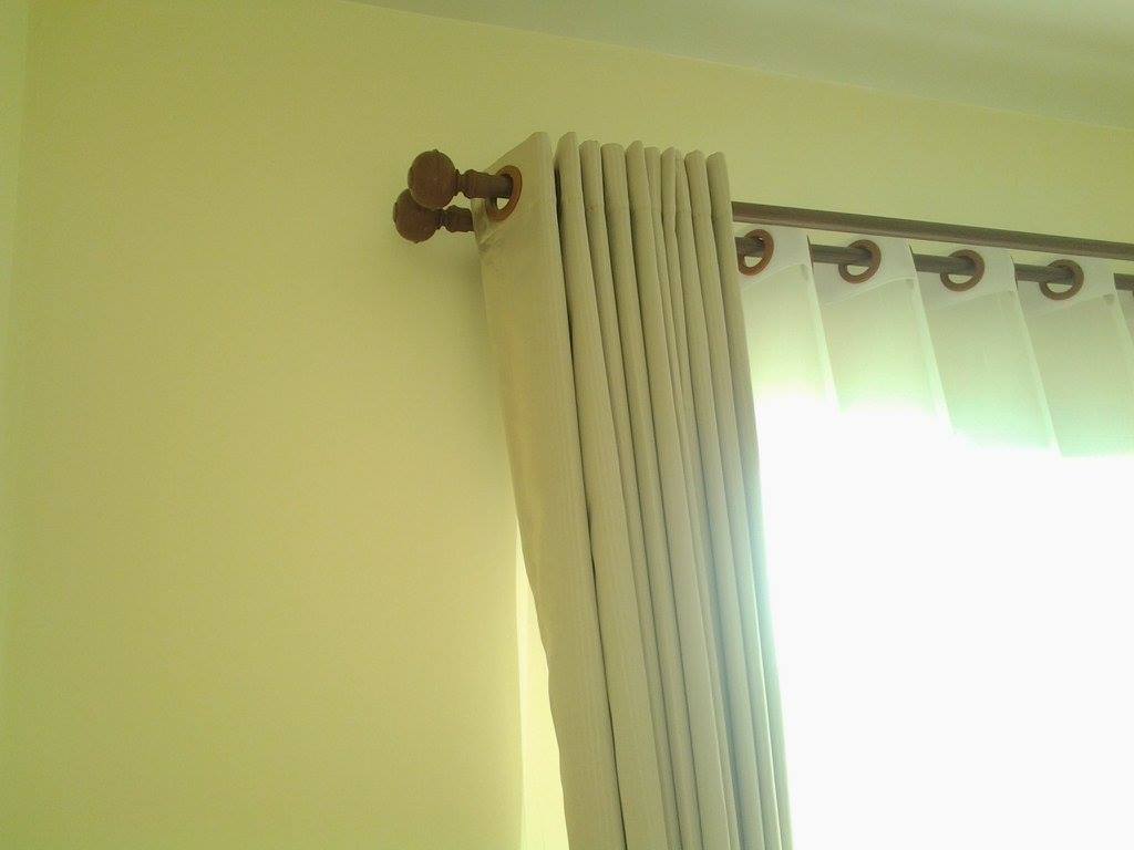 ติดตั้งผ้าม่านตาไก่ สีขาว มินิมอล