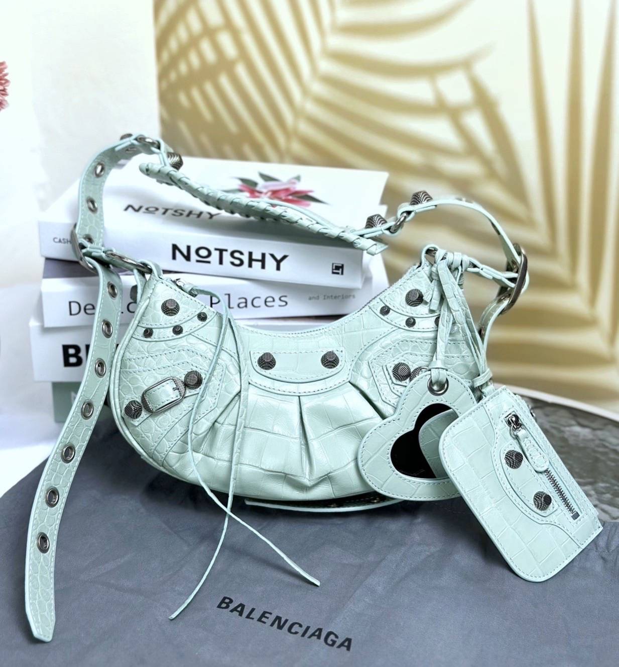 New Balenciaga Lecagole xs / สี Light Green