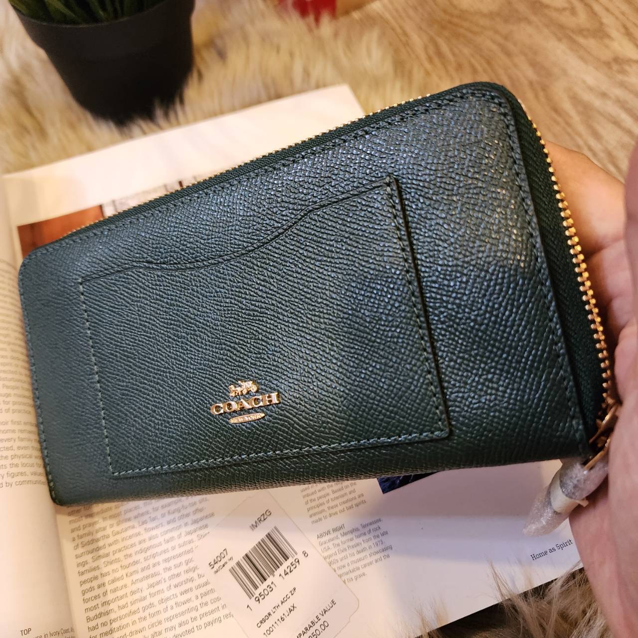 สีหายากมากก COACH ACCORDION ZIP WALLET IN CROSSGRAIN LEATHER