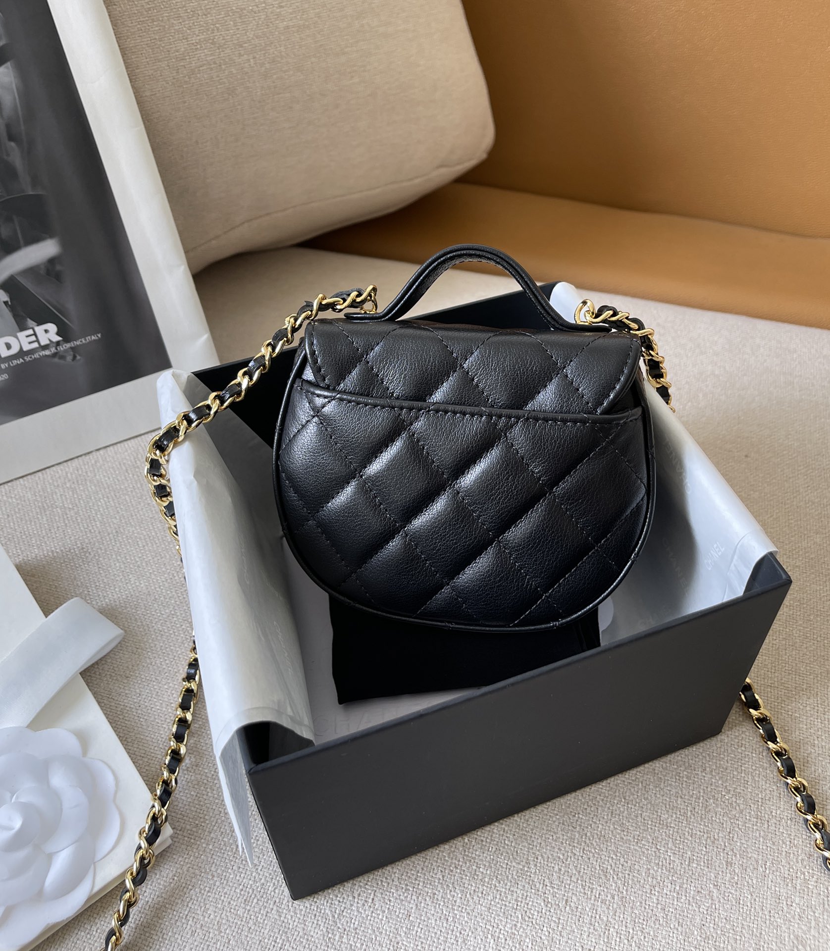 [Pre-order] กระเป๋า Chanel Clutch with Chain Mini bag Top handle Shiny Aged Calfskin หนังคุณภาพเกรดที่ดีที่สุด