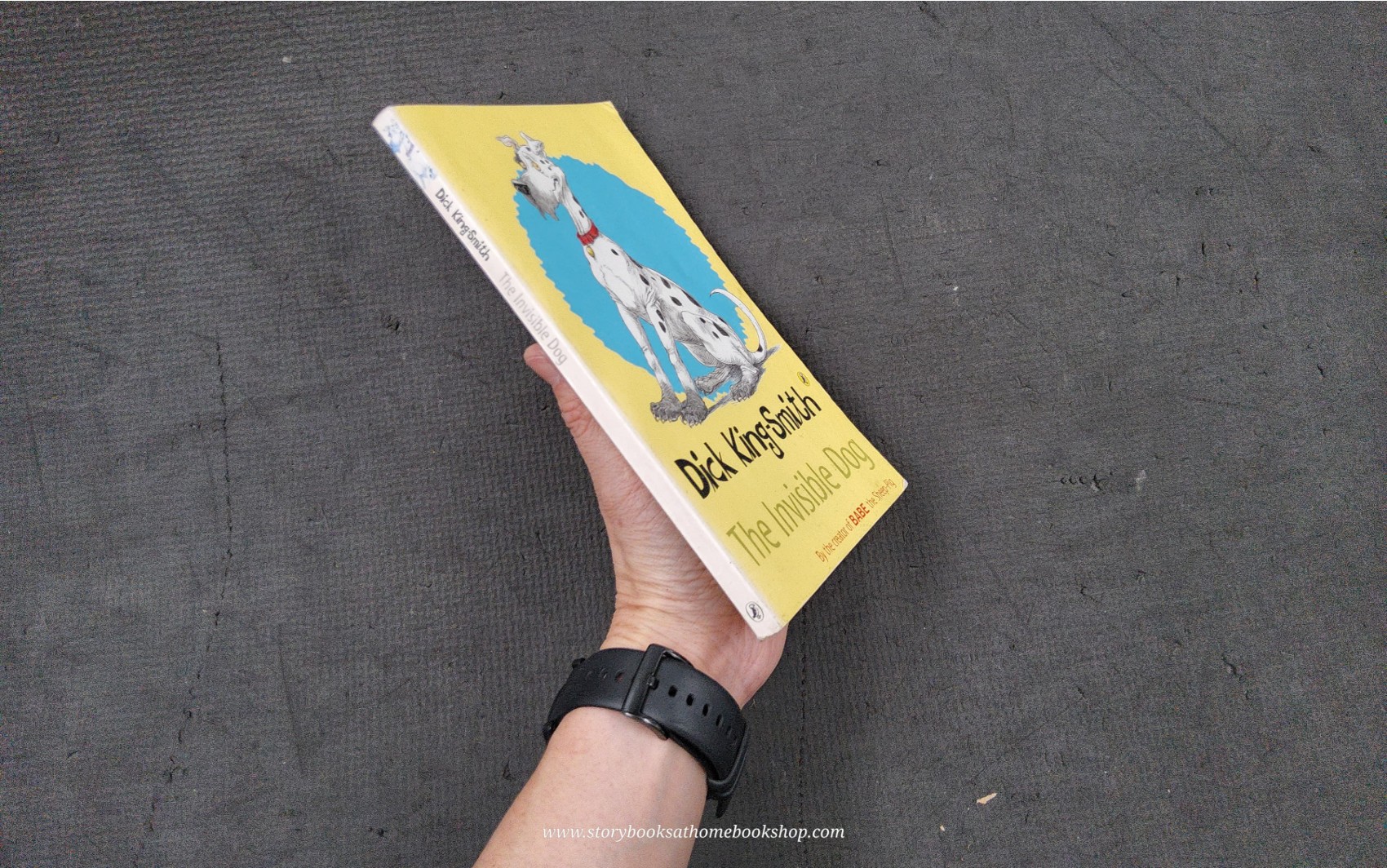 รรณกรรมเยาวชน** **หนังสือนิทานปกอ่อน** 🍅THE INVISIBLE DOG BY DICK KING-SMITH