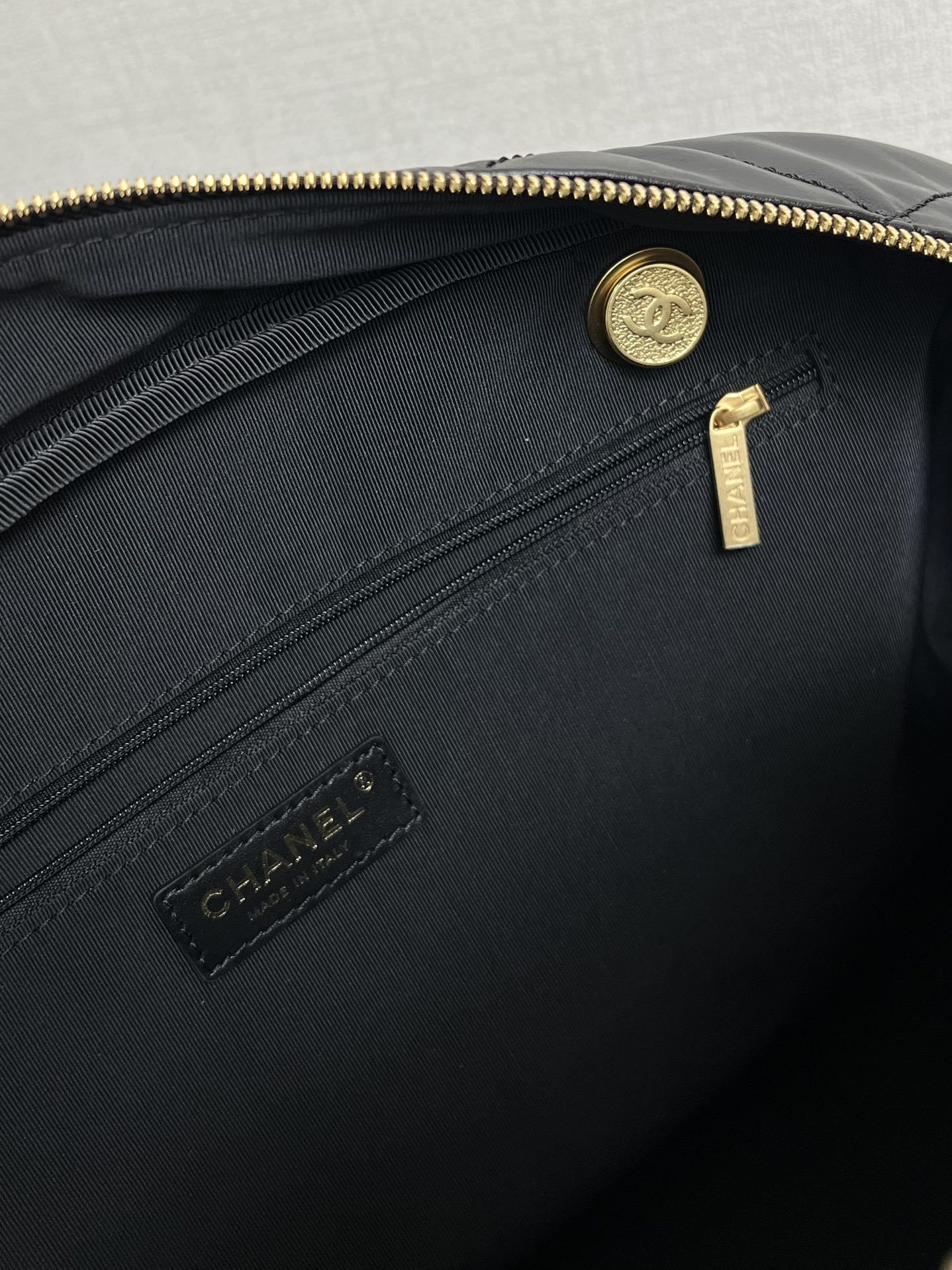 [Pre-order] Chanel Handle Bowling 24A gold Hardware Shiny Calfskin งาน VIP คุณภาพที่ดีที่สุด