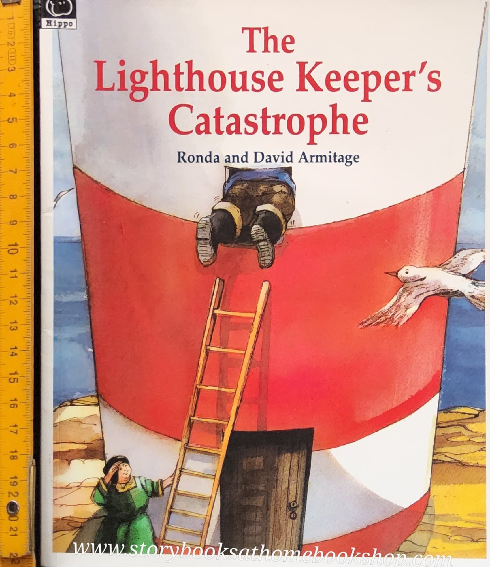 หนังสือนิทานปกอ่อน** 🍅THE LIGHTHOUSE KEEPER'S CATASTROPHE♥️♥️