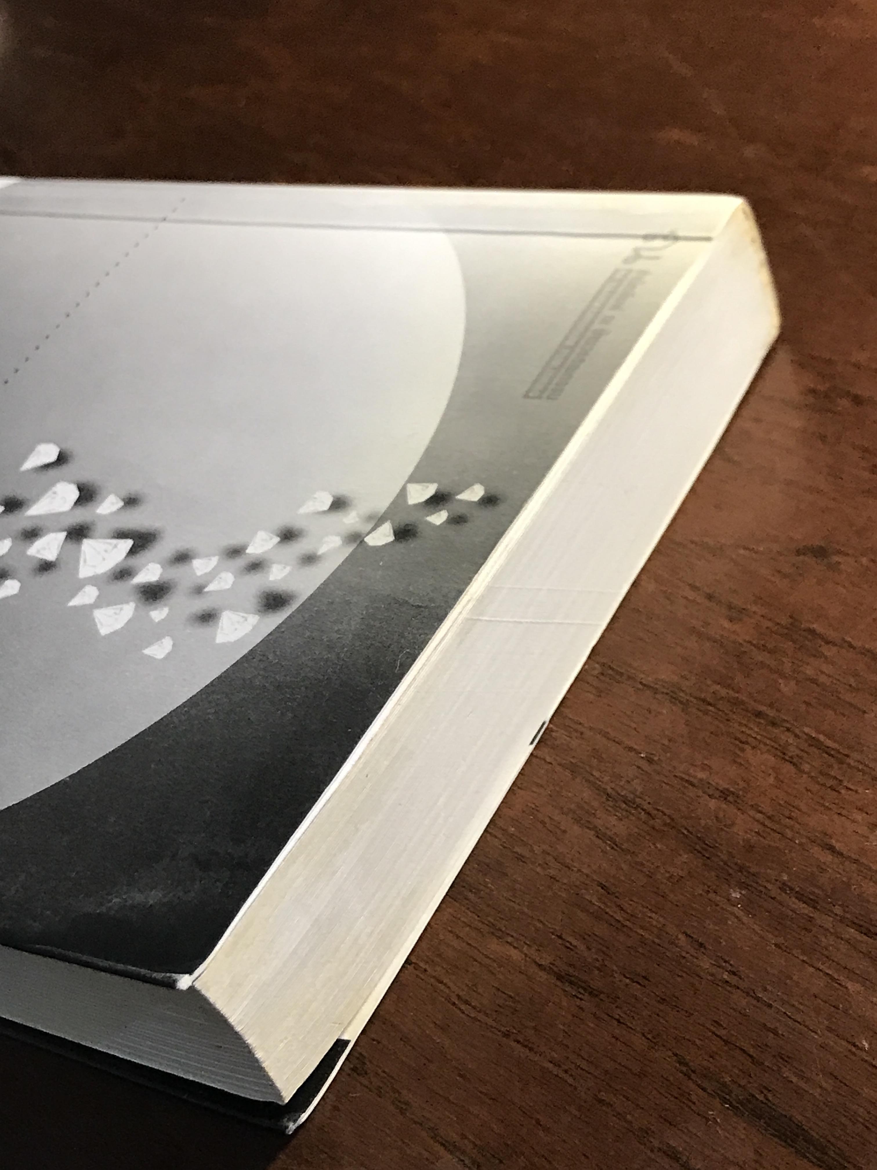 มณีสีเลือด ผู้เขียน จันทร์ฉาย ศรีคราม สำนักพิมพ์ ณ บ้านวรรณกรรม ➡️ H16