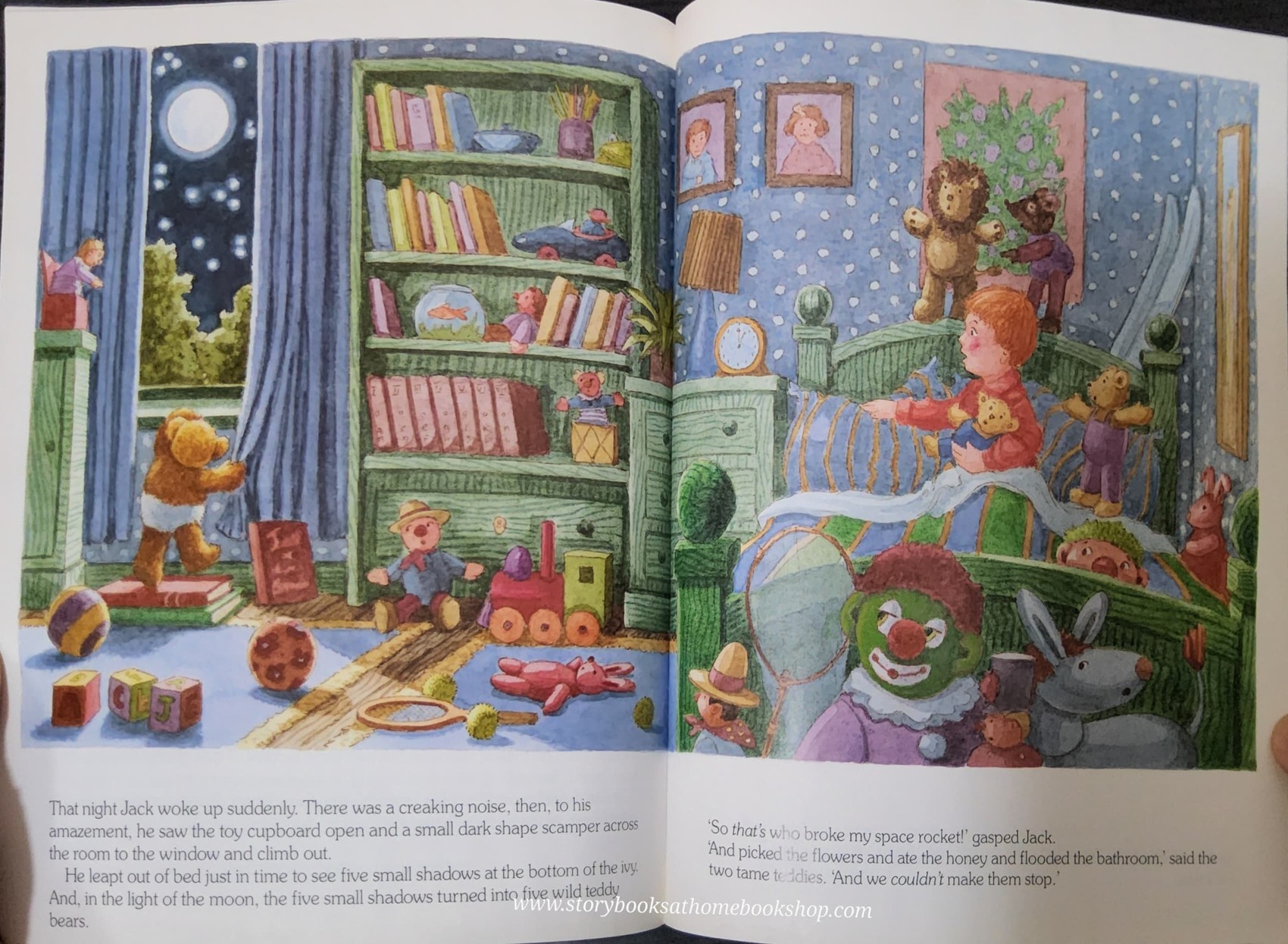 หนังสือนิทานปกอ่อน** 🍅THE WILD BEARS BY JOHN RICHARDSON