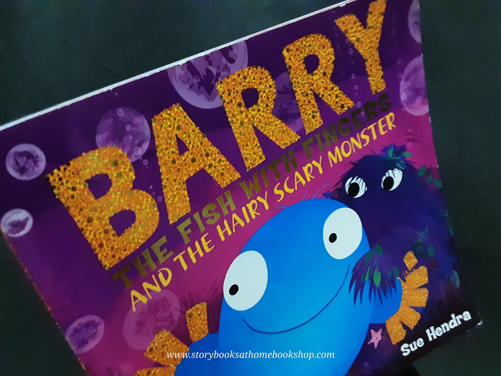 หนังสือนิทานปกอ่อน** 🍅BARRY THE FISH WITH FINGERS AND THE HAIRY SCARY MONSTER BY SUE HENDRA ♥️