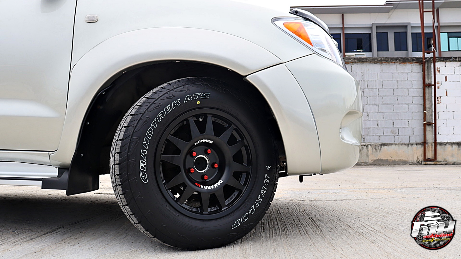 TOYOTA VIGO เปลี่ยนล้อยาง ล้อ HAMMER H10 TORQ ขอบ16นิ้ว ยาง DUNLOP AT5 225/70R16 103T
