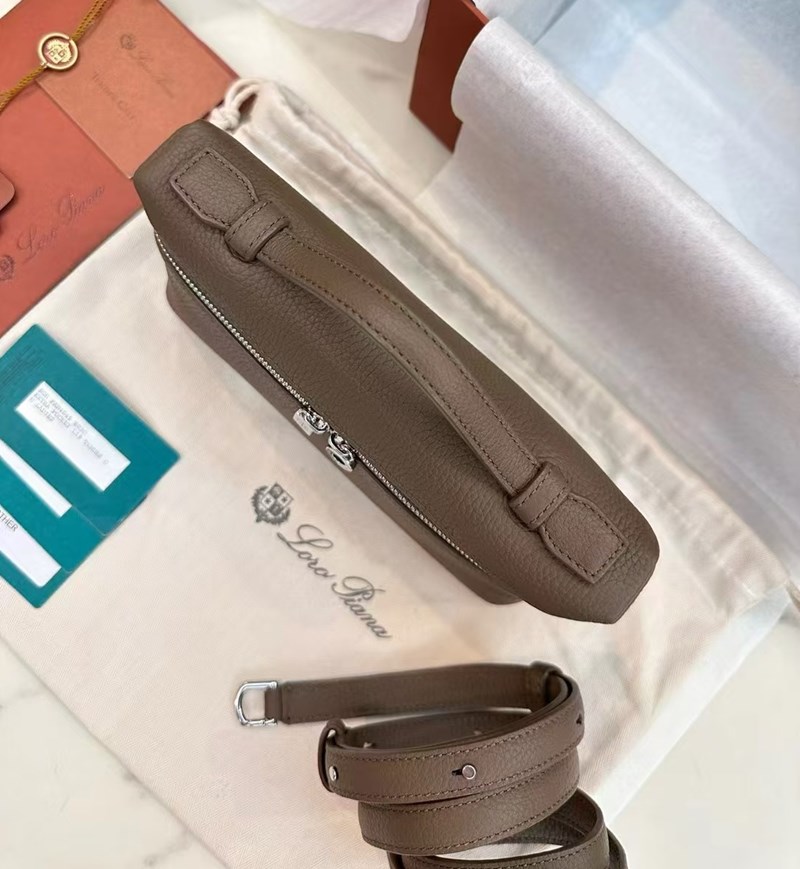 [Pre-order] Loro Piana รุ่น L19 Extra Pocket Pouch Classic Gray Calfskin งานเกรดคุณภาพเทียบแท้ VIP QUALITY