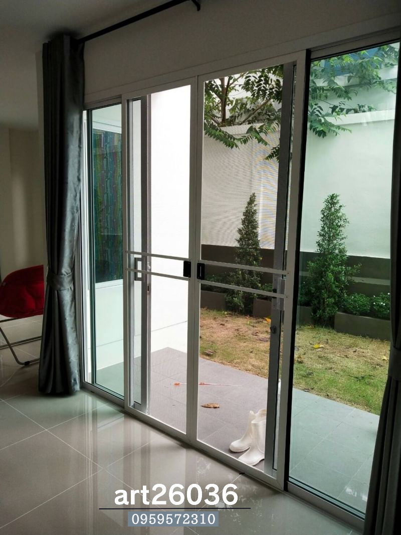 หน้าต่าง ประตู มินิมอล