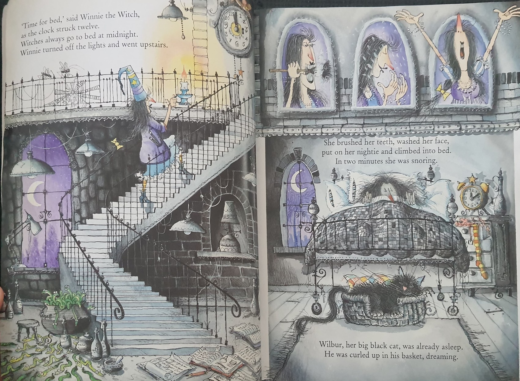 หนังสือนิทานปกอ่อน WINNIE'S CRAZY CAPERS 3 IN 1