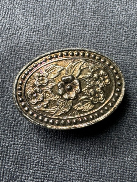 พระทันตธาตุครูบาศรีมรรย์ วัดบ่อเต่า ต.สันทราย อ.พร่้าว จ.เชียงใหม่ ได้มาจากดาบยุทธ เป็นตำรวจ อ.พร้าว ปัจจุบัน (พ.ศ.2566) อายุ 54 ปี ดาบยุทธ ได้พระทันตธาตุนี้มาเมื่อปี 2559