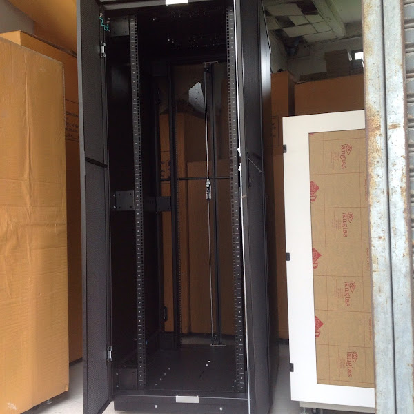 CURVE 19" HIGH PERFORATION EXPORT SERVER RACK 42U (60x60 cm.) สูง 205 cm.