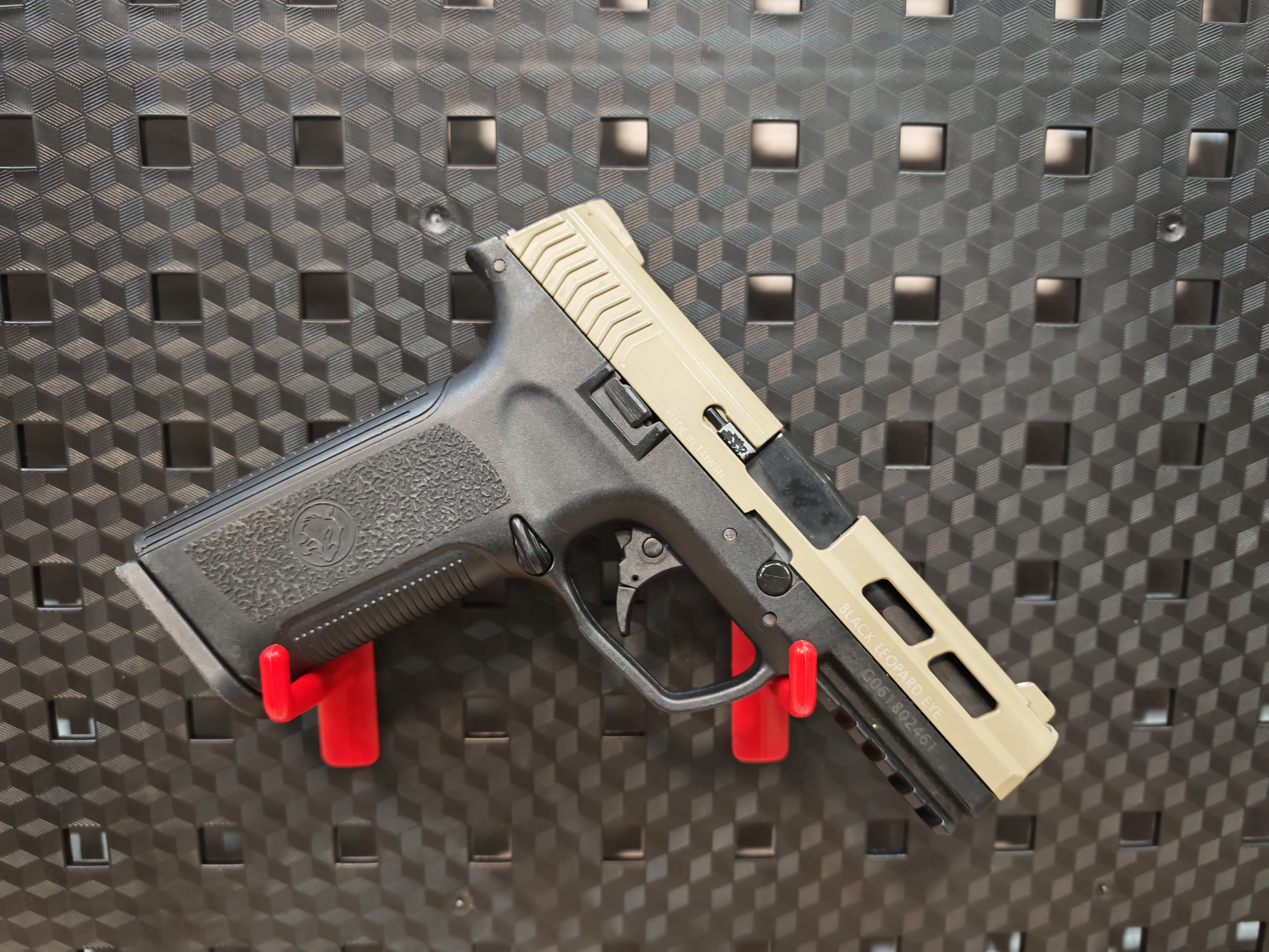 ICS BLE-006-SD4 XAE GAS PISTOL TWO-TONE Revo Valve System GBB ไต้หวัน BB Gun บีบีกัน แบบแก๊ส ปืนอัดลม มือสอง Airsoft Gun